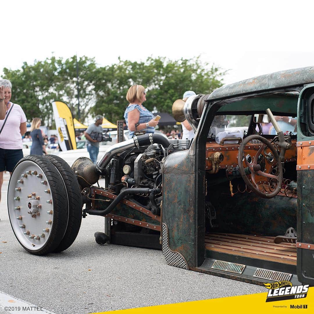 Hot Wheelsさんのインスタグラム写真 - (Hot WheelsInstagram)「2019 #HotWheelsLegends Tour was off to 🔥 start. Jose Lugo’s ‘47 Willys Jeep is absolutely insane! The attention to detail and the creativity behind his military-inspired build is exactly what we’re looking for at each stop of the tour. Swipe through to see Miami’s winning ride. 👉 . . . . #hotwheels #miami #florida #hotwheelspics #hotwheelscollector #diecast #jeep #willysjeep #willys」3月20日 10時19分 - hotwheelsofficial