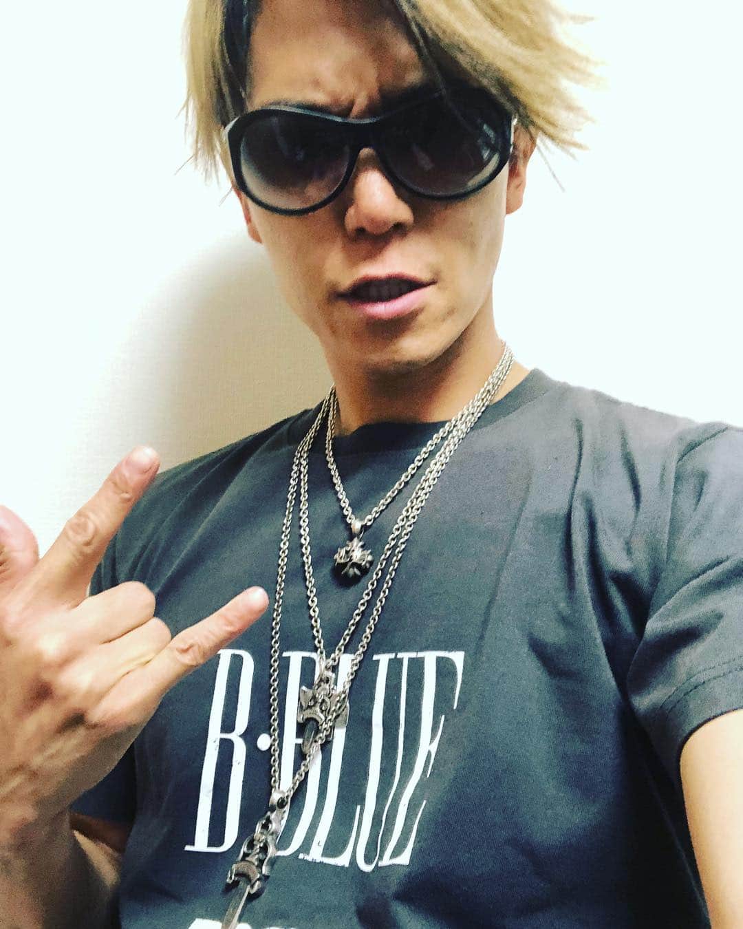 のインスタグラム：「BOØWY×ADAM ET ROPÉ﻿﻿ BOOWYとADAM ET ROPE'のSPECIAL LIMITED T-SHIRT。﻿ 僕ら世代には、たまらない！﻿ ﻿ ﻿ @adametrope﻿﻿ #boowy #boøwy #adametrope」