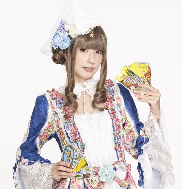 のインスタグラム：「新しい宣材写真が出来上がりました！！ そして、その写真が初めて使われたのは、無料占いサイト「さち❤︎こい」さん！ さち❤︎こいさんにて、タロット占いを監修させて頂きました。 マジョノカ渚のタロット占いが無料で行えます♪ 是非お試しください(/・ω・)/ https://www.goodfortune.jp/tags/nagisa/6/  #占い #タロット占い #さちこい #マジョノカ渚 #instagood #model #fortune #tarot #love」