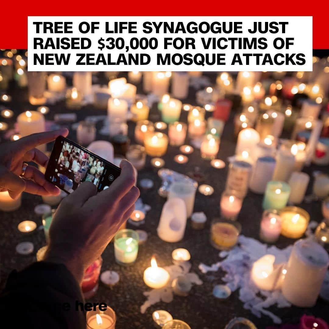 CNNさんのインスタグラム写真 - (CNNInstagram)「When a gunman killed 11 people at a synagogue in Pittsburgh last year, a Muslim-run campaign raised nearly $240,000 for the victims and their families. Now, the Jewish community in Pittsburgh is reciprocating the kindness after the massacre at two mosques in Christchurch, New Zealand. The Tree of Life synagogue had raised just over $30,000 via a GoFundMe account as of Tuesday afternoon. (📸: AP Photo/Vincent Thian)」3月20日 10時45分 - cnn