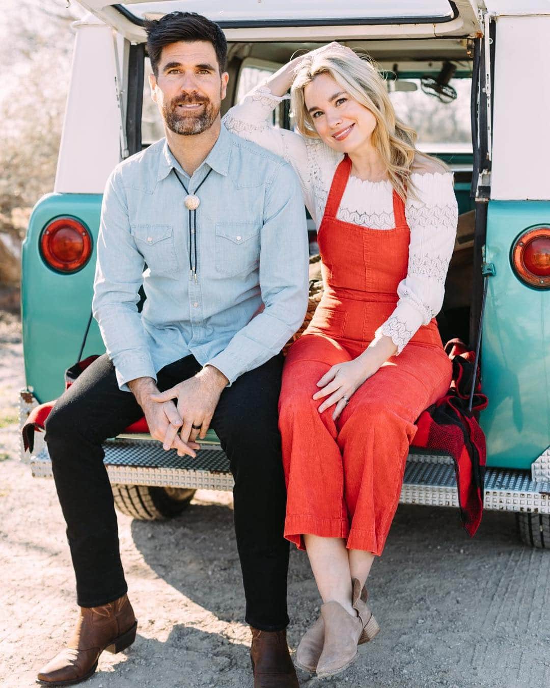 HGTVさんのインスタグラム写真 - (HGTVInstagram)「These two 🥰...! Watch along with Grace Mitchell (@astoriedstyle) and HGTV Dream Home designer Brian Patrick Flynn (@bpatrickflynn) during the premiere of #HGTVOneofaKind in our Instagram Stories starting at 10|9c! 📸: @kellychristinesutton」3月20日 10時49分 - hgtv