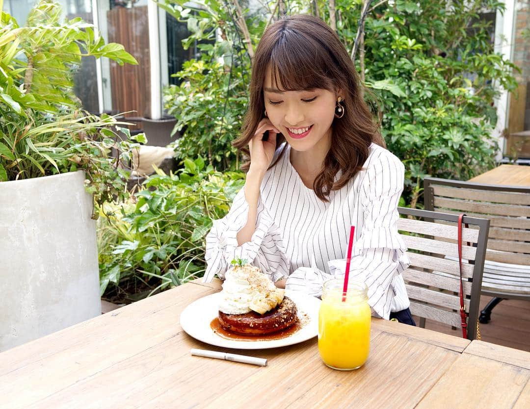 高橋晴香さんのインスタグラム写真 - (高橋晴香Instagram)「先日、お友達とカフェでランチしたよ🍽 .  ちょうどこの日のコーデが、Ploom TECHの新色ホワイトカラーといい感じに合ってた✨ .  大好きなパンケーキ食べてお腹いっぱい🥞❤️ .  @ploomtech_official  #カフェ #cafe #ランチ #lunch  #PloomTECH  #Ploom #Ploomアンバサダー #PR」3月20日 11時17分 - haruka_takahashi0127