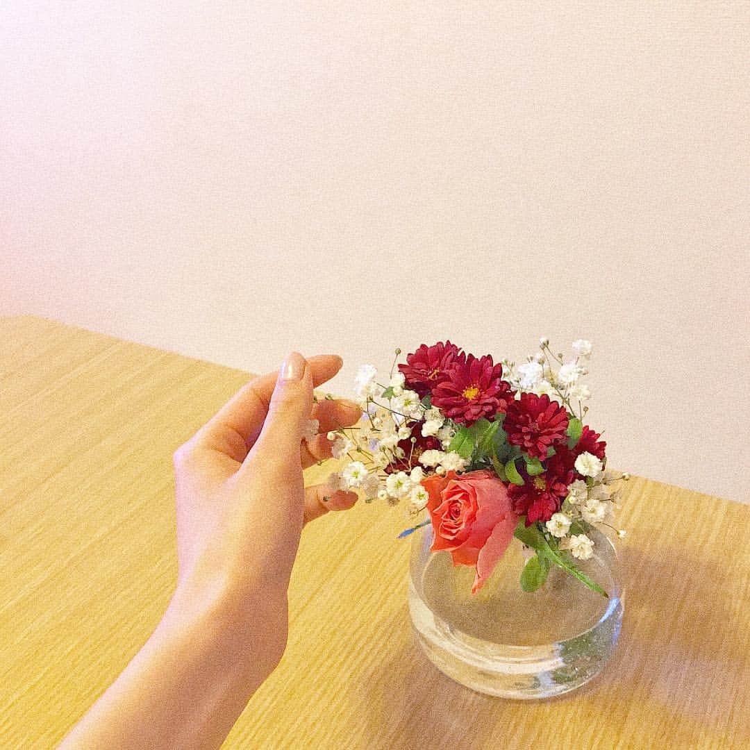 布川桃花さんのインスタグラム写真 - (布川桃花Instagram)「毎週季節のお花が届くサービス @medelu_official 💐 可愛く組み合わせられて 送られてくるから楽しみになる❤︎ #medelu」3月20日 11時28分 - momoka_fukawa