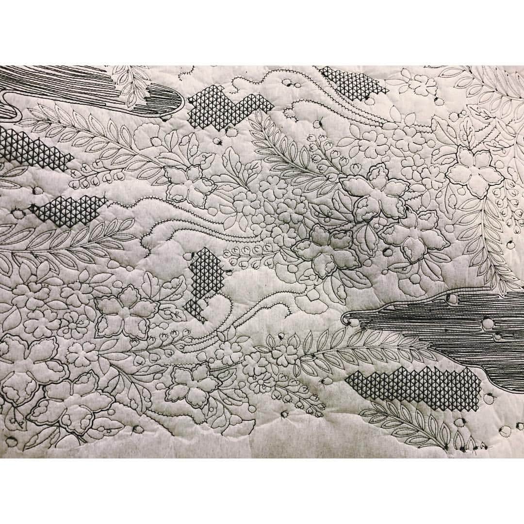 大田由香梨さんのインスタグラム写真 - (大田由香梨Instagram)「Meeting for 2020👍🏻✨ #japan #fabric  #embroidery #technics  #Fashion #craftsmanship  #love #beautiful」3月20日 11時44分 - otayukari