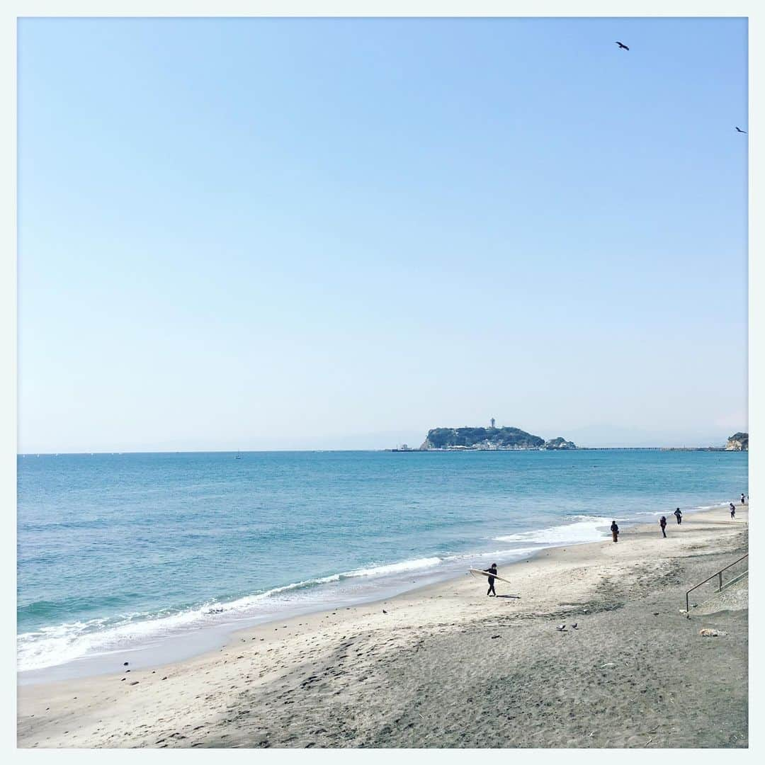 kumikoさんのインスタグラム写真 - (kumikoInstagram)「完全に初夏。 ジリジリ暑いよ。」3月20日 11時40分 - makudeco