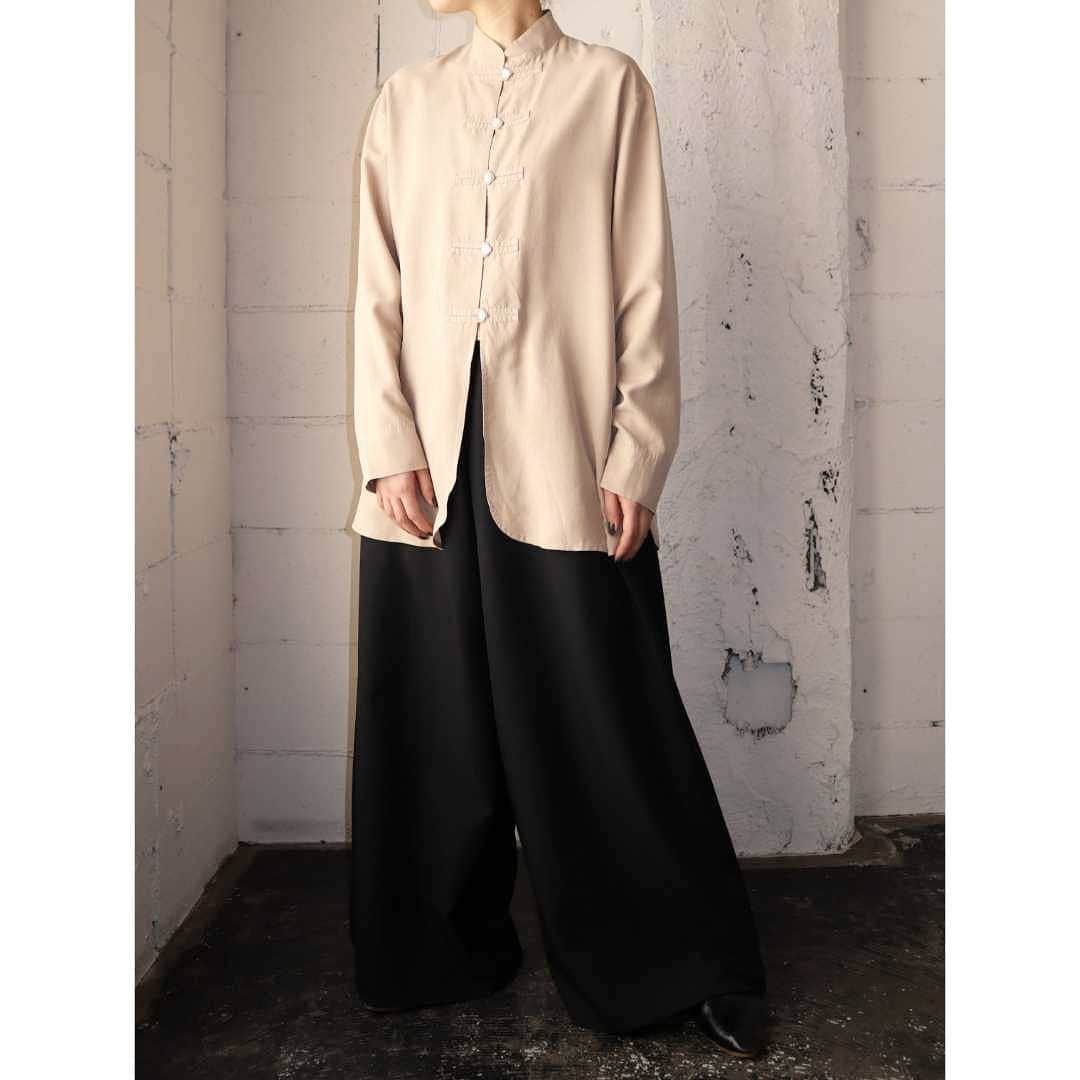 吉祥寺 古着屋 Orfeoのインスタグラム：「Mao Collar × Wide Pants  #Orfeo #Kichijoji #Tokyo #vintage #used #fashion #coodinate #outfits  掲載商品のお問い合わせはメールにて承っております。コメント、DMでのお問い合わせは受け付けておりませんのでご了承ください。」