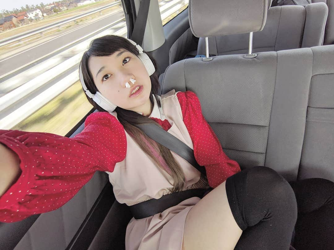 みさこさんのインスタグラム写真 - (みさこInstagram)「移動中の様子🚙💨（岡山向かってる）」3月20日 12時03分 - skcmisako