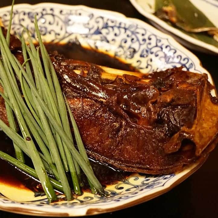 石関友梨さんのインスタグラム写真 - (石関友梨Instagram)「コースとは思えないラインナップ、メインだらけ(*´罒`*) #磯春松 #特別コースメニュー #和食 #創作 #割烹 # #鮪 #中落ち #軍艦 #ちらし寿司 #玉子焼き #蟹 #鮪のかま #煮付け #大根の煮物 #お刺身 #魚介 #群馬グルメ #前橋居酒屋 #前橋グルメ」3月20日 11時58分 - yurimorico