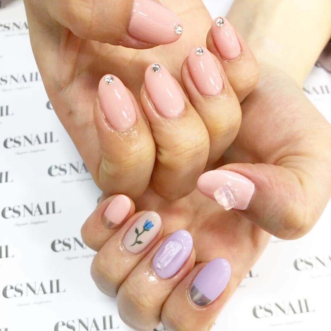 esNAILさんのインスタグラム写真 - (esNAILInstagram)「New design 💅✨ ・ ・ #springnails#春ネイル#nail#nails#nailart#naildesign#esnail#esnail_shibuya#gelnail#ネイル#エスネイル#ジェルネイル#美甲」3月20日 12時01分 - esnail_japan