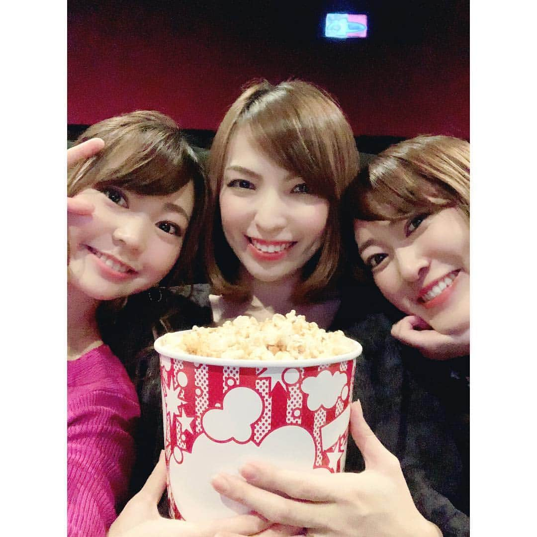 浅田梨奈さんのインスタグラム写真 - (浅田梨奈Instagram)「久々映画🎬💖 #女子会 #いつめん #理沙さんお仕事 #映画 #君は月夜に光り輝く #中盤から泣いてた #3人とも #ポップコーン食べ切れず #途中から食べるの忘れてた #tohoシネマズ」3月20日 12時09分 - asdrn528