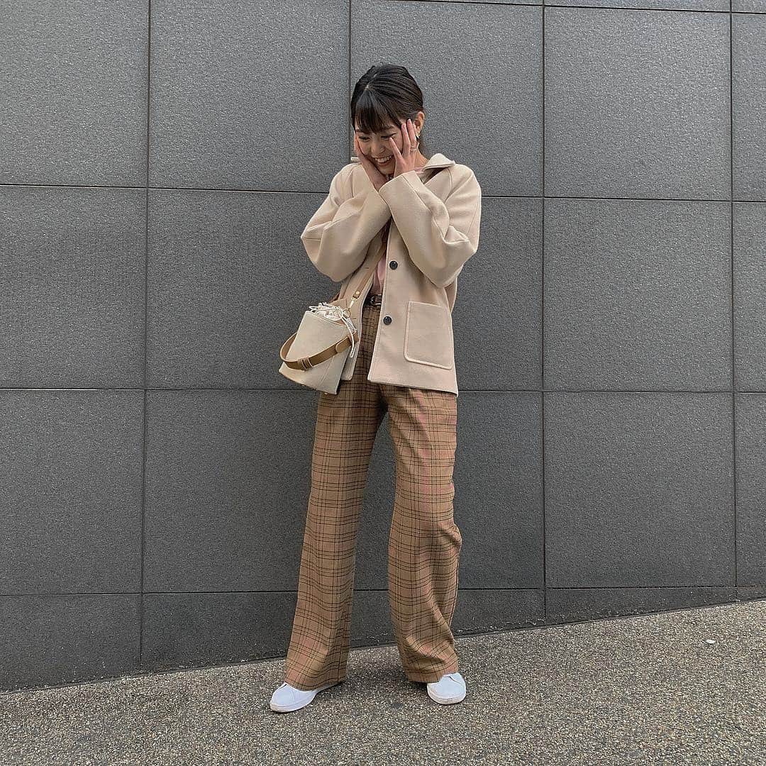 前田亜美のインスタグラム：「. . 私服( ¨̮ ). . 昨日の夜と今日は暖かいね。. . . イベントの打ち合わせしたり…みんなに会える機会も増やしたいなーーなんて企画考えたりしてます˙ᵕ˙⑅.. . . #私服 #ami私服」