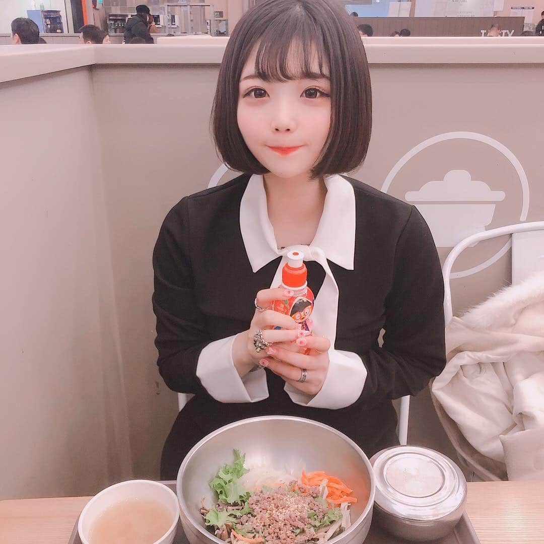 小山ひなさんのインスタグラム写真 - (小山ひなInstagram)「ぼくの뽀로로 .. 子供の飲み物ってかいてあった .. #神宿 #ひなぷぅ #小山ひな #金浦空港 #셀피 #셀스타그램 #ポロロ #뽀로로」3月20日 12時14分 - hina__kmyd