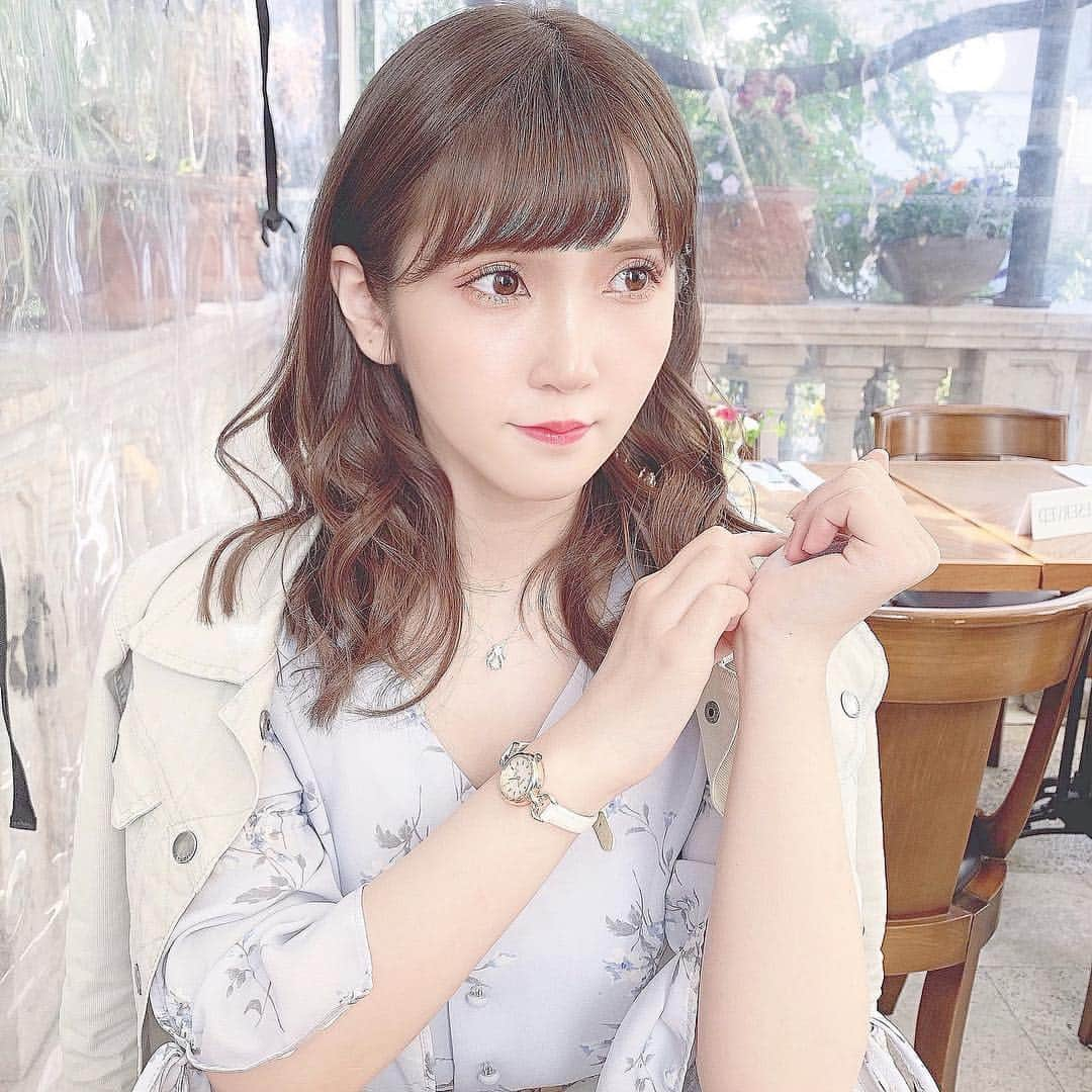 五十嵐茉優さんのインスタグラム写真 - (五十嵐茉優Instagram)「ㅤ 今日とかすごくあったかくて 春服着れるから嬉しい🌸 ママと2人でお出かけしてるよ〜！ ㅤ  明日は資生堂のイベント行くの！ 素肌までケアしてくれる新しいファンデーションの 「薬用ケアハイブリッドファンデ」が試せたり 美容のプロが肌色診断してくれるんだって！ お土産に資生堂パーラーの金平糖ももらえるみたい🤤 東京だけじゃなくて大阪と名古屋でも 開催されるみたいだよ！ ㅤ 明日のイベントもなに着ていこう🤔 今みたいにこの日なに着て行こうって 悩んでる時がなんだかんだでとっても幸せ💭 ㅤ #表参道バンブー #表参道bamboo #表参道カフェ #表参道ランチ #cafestagram #カフェスタグラム #ケアハイブリッドファンデ #3500時間のファンデタイムで素肌まできれいに #ファンデーション #薬用ファンデ #pr #資生堂」3月20日 12時16分 - mau08us