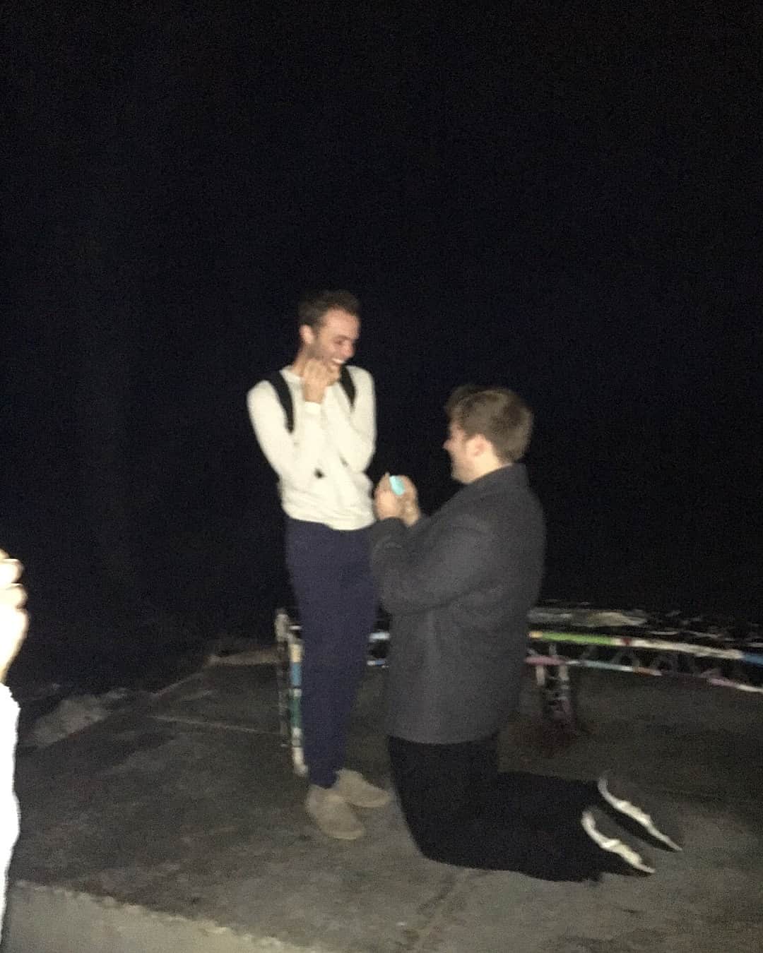シェーン・ドーソンのインスタグラム：「HE SAID YES!!!!!! :,)))))))」
