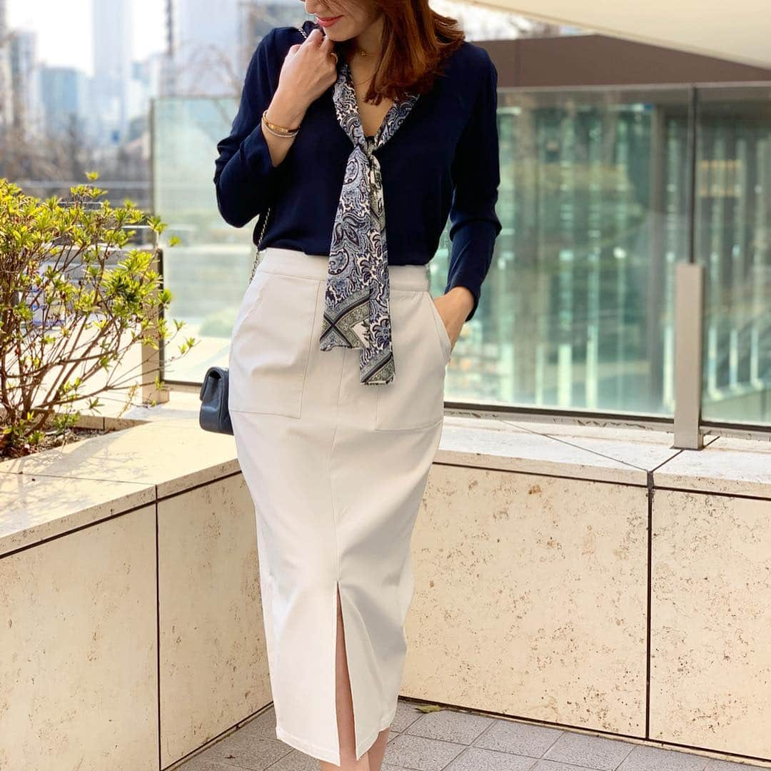 吉田美紀さんのインスタグラム写真 - (吉田美紀Instagram)「・ コーディネート☘ ・ blouse→#zara skirt→#lialapg  bag→#chanel pumps→#pippichic ・ #coordinate #outfit #ootd #look #style #fashion #wardrobe #instafashion #instagood #ママコーディネート #ママコーデ #ママファッション #コーディネート #ファッション ・ skirtは明日発売のLiala×PGの新作です♡」3月20日 23時44分 - miki__yoshida