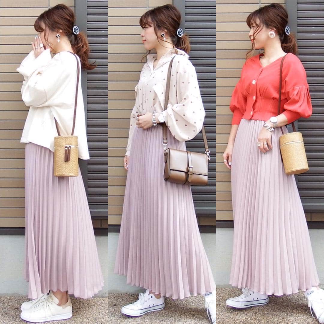 miho.a.nicoさんのインスタグラム写真 - (miho.a.nicoInstagram)「コーデの記録😊 ・ @lagemme_  @rakuten_lagemme さんのプリーツスカート着回しコーデ❤︎ ・ 長さは2種類から選べますよ😊🎵 私は長い方🎵 こちらのカラーは春の新色グレージュです✨ ・ ・ skirt#ラジエム#lagemme @rakuten_lagemme ・ ・ ・ 左から⇨ tops# @dholic_official @dholic_store_official @dholic_snap  bag# @17th.august  shoes#adidas @adidasoriginals  hair accessory# @himest.jp  pierce# @luaeprimavera ・ ・ tops# @stst0111 @ms.simple0111 shoes#converse @converse_jp bag#grl @grl_official  bracelet# @goldy_jp  watch# @klon_klon_klon ・ ・ tops# @royalparty_official  pierce# @luaeprimavera ・ ・ #cordinate #outfit#instafashion #プチプラコーデ#コーデ#コーディネート#ファッション#プリーツスカート#グレイル」3月20日 23時47分 - miho.a.nico