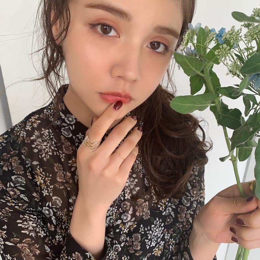 高橋有紀さんのインスタグラム写真 - (高橋有紀Instagram)「記事が公開されました！ りんこさん可愛かった❤︎ りんコラボのリングも可愛い♡ #osakana_yuki  #hairmake #村田倫子」3月20日 22時25分 - osakana_yuki