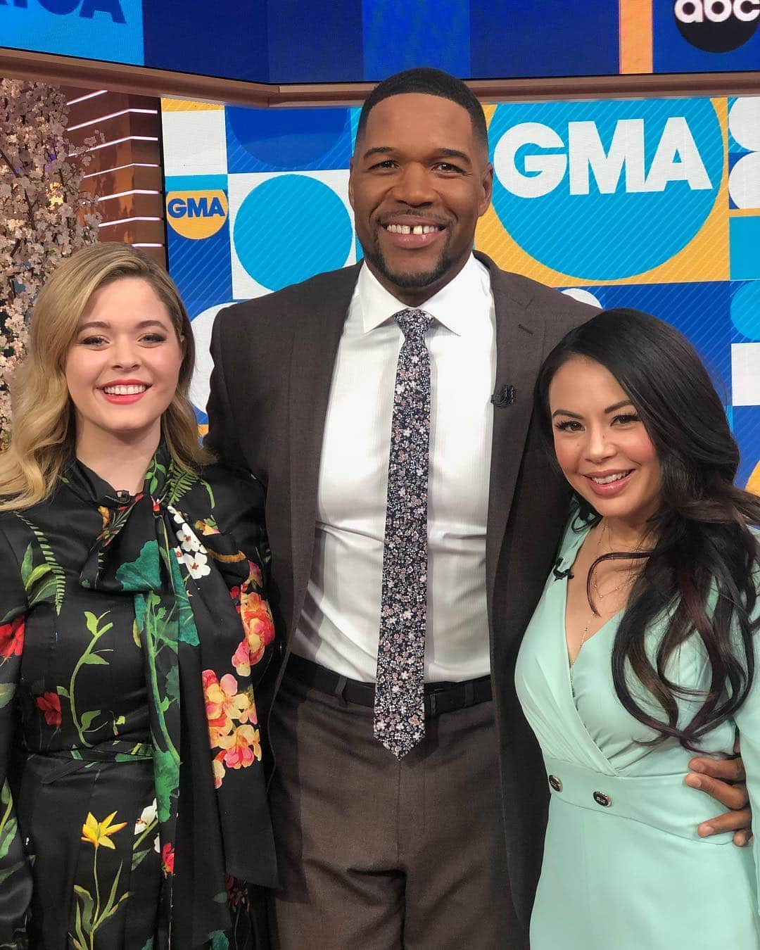 プリティ・リトル・ライアーズさんのインスタグラム写真 - (プリティ・リトル・ライアーズInstagram)「Oh hey, Good Morning America with these two Liars. 😝 #PLLThePerfectionists」3月20日 22時29分 - prettylittleliars