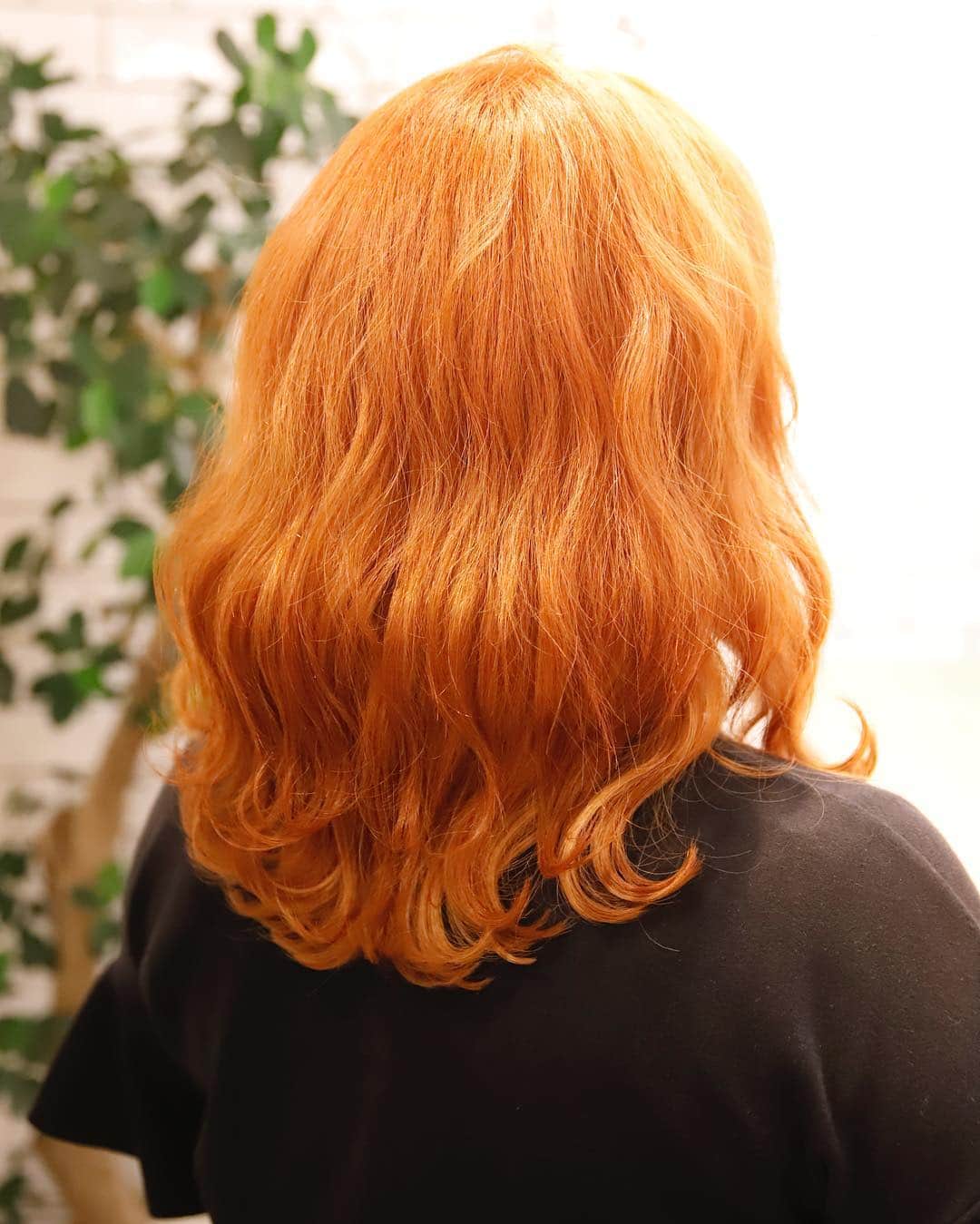 kazutakahamazatoのインスタグラム：「担当 才木。ブリーチベースにオレンジをオン。Mちゃんいつもありがとうね✨ #hair equal #三国美容室 #三国 #キッズルーム #子連れでいける  #hair#hairstyle #スタッフ募集 #縮毛矯正が得意  #コタ #COTA #ヘアケア #駅ちか #美容室 #美容室求人 #美容師募集 #スタイリスト募集 #アシスタント募集 #メンズ  #メンズヘア #ボブ #子供カット #トリートメント  #トキオトリートメント #酸性ストレート  #酸性デジタルパーマ #ヘアドネーション #写真好きな人と繋がりたい」