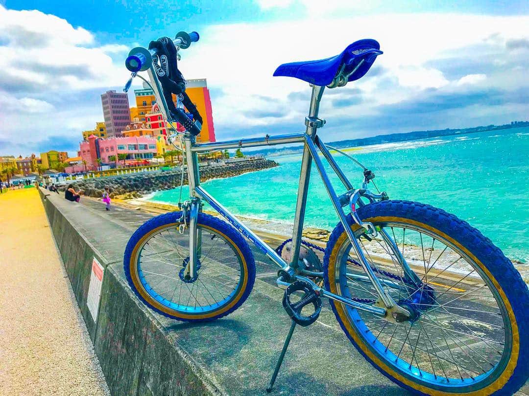 安藝正俊さんのインスタグラム写真 - (安藝正俊Instagram)「: The best bicycle 🚲 : #沖縄#Okinawa#Japan #自転車#bicycle#bike #roadbike#citybike #サイクリング#cycling#turing #ぶらり旅#trip#ocean#cafe #good#day#off #あきま散歩 #end」3月20日 22時38分 - akimasa_okinawa