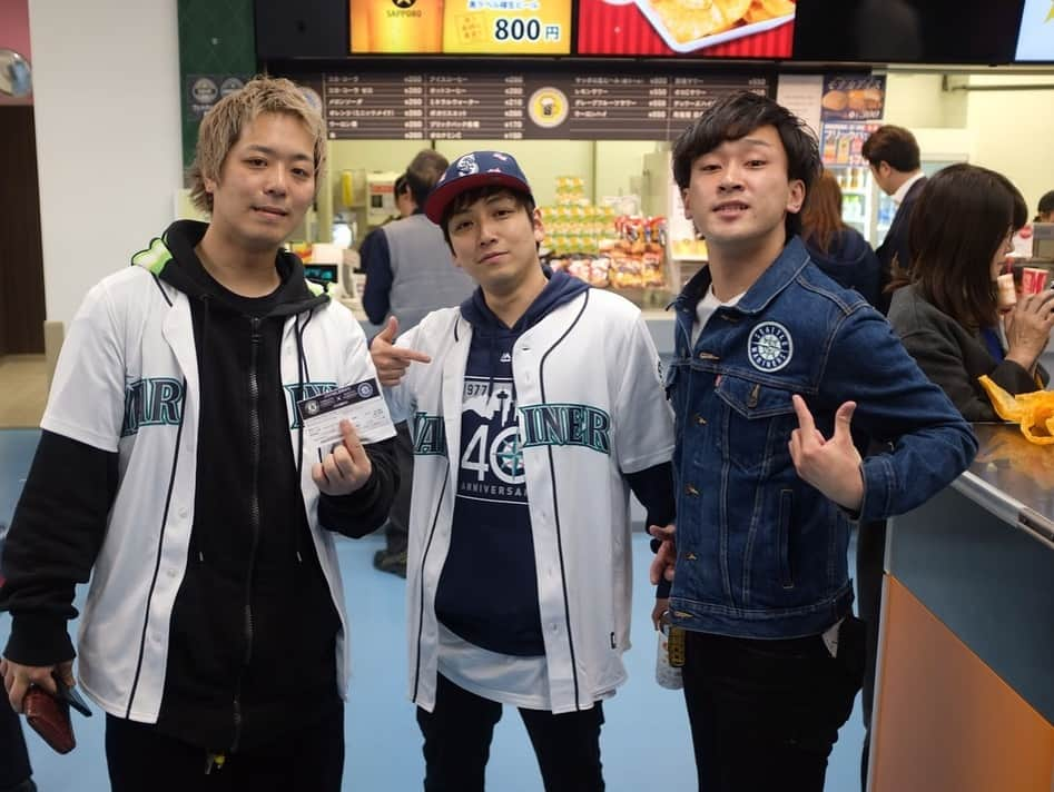 ジローさんのインスタグラム写真 - (ジローInstagram)「GO Mariners!!! #MLB #MLB開幕戦 #鬼」3月20日 22時49分 - jiroisjiro7