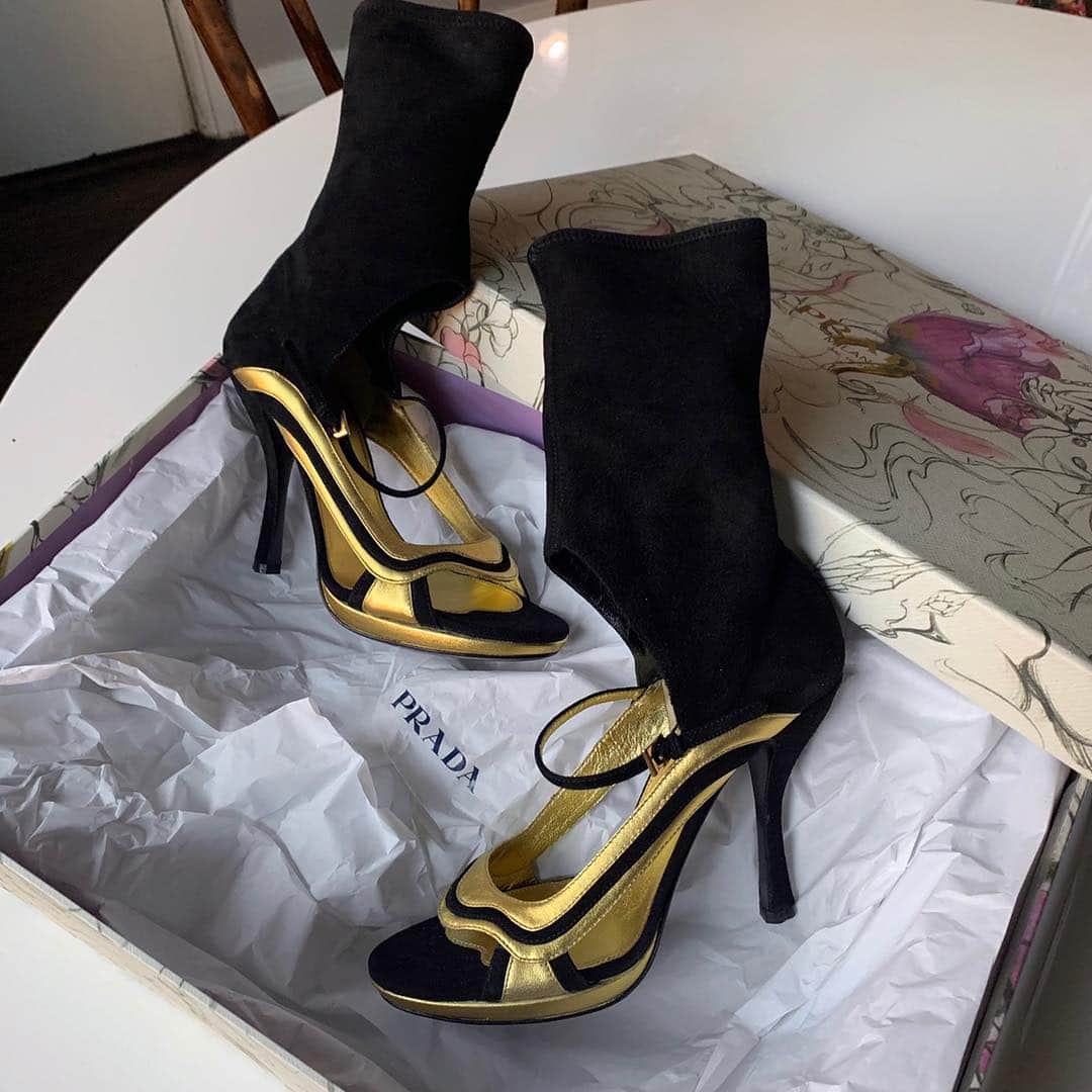 ジェーン・アルドリッジのインスタグラム：「Who remembers this Prada collection? Spring 2008, I was so obsessed. I saw these babies on eBay and had to snap them up 😍」