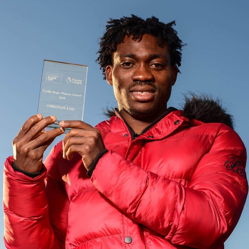 クリスティアン・アツのインスタグラム：「I feel very honoured to receive this Cyrille Regis Players Award from @officialfootieblacklist for my work with @armsaroundthechild . Thanks to everyone involved for your continued support and for recognising the work we are all trying to do in Ghana. #GodWin #godisthereason 🙏」