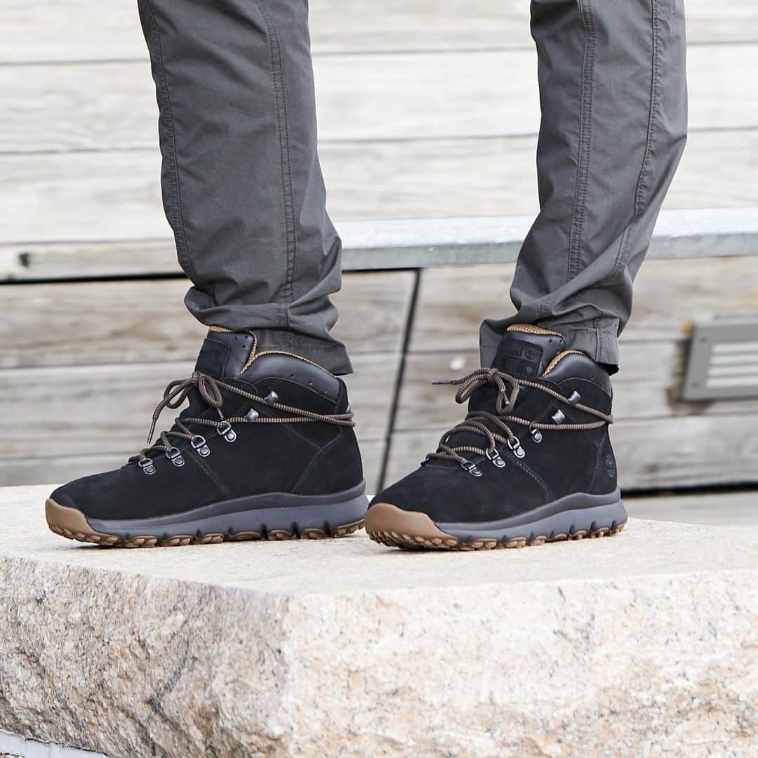 ティンバーランドさんのインスタグラム写真 - (ティンバーランドInstagram)「Hiking-boot aesthetic for city streets. The new World Hiker. #Timberland」3月20日 23時02分 - timberland