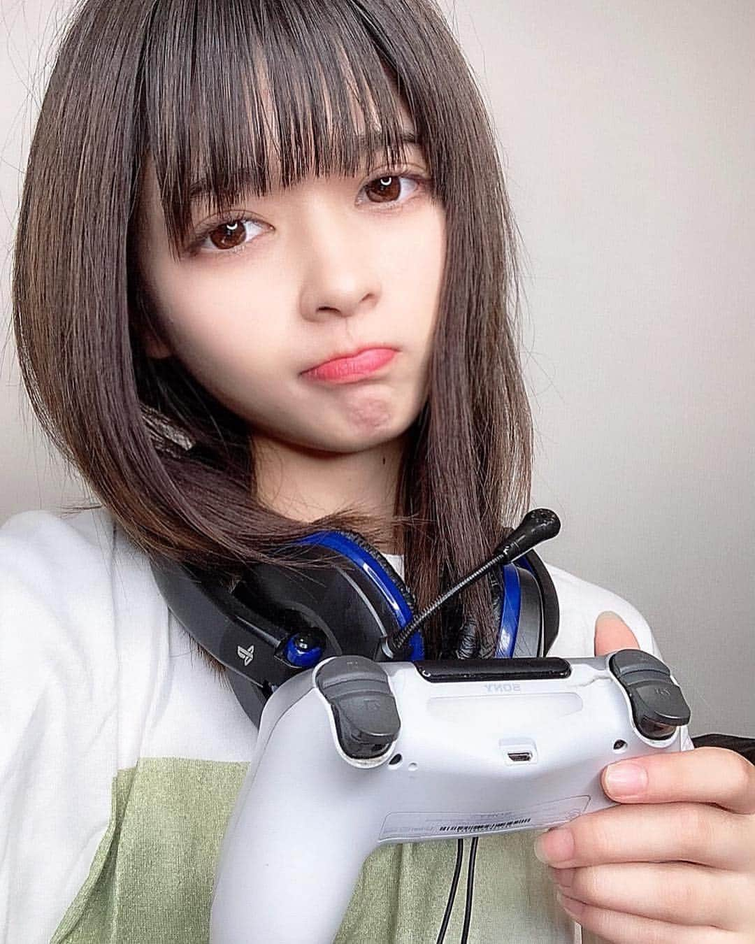 美女美容事情さんのインスタグラム写真 - (美女美容事情Instagram)「《一日を〇〇で終えた⁉️🎮》⠀ *⠀ リポストを使って、素敵な写真📷✨を投稿されてる方を紹介させて頂く⠀⠀⠀⠀ 【💄美女美容事情💅】のコーナーです✨⠀ *⠀⠀⠀⠀⠀⠀⠀ いいねやコメント、フォローして応援してね❤︎🥰🎶⁣⠀ *⠀⠀⠀⠀⠀⠀⠀ 今回ご紹介させて頂きますのは❤︎⠀ ひなさん< @hina_hina_0219 >の素敵なお写真📸⠀ *⠀ ホワイトデーは1人ゲームで1日を終えたというひなさん😆🎮⠀ さみしい話なのに何故でしょう、可愛すぎて清く美しいストーリーに聞こえてきます🤣💕⠀ お顔が美し過ぎて見惚れてしまいます😊⠀ *⠀⠀ ひなさんのアカウントには他にも素晴らしい投稿が沢山ありますので是非覗いてみてくださいね💁‍♀️💙⠀ *⠀⠀ ひなさん< @hina_hina_0219 >⠀ 素敵な投稿ありがとうございました☺️📸✨⠀⠀⠀⠀⠀⠀⠀⠀ △▼△▼△▼△▼△▼△▼△▼△▼△▼⠀⠀⠀⠀⠀⠀⠀⠀⠀⠀⠀⠀⠀⠀⠀⠀⠀⠀⠀⠀⠀⠀⠀⠀⠀⠀⠀⠀⠀⠀⠀⠀⠀ ❤🧡💛「美女美容事情」💚💙💜⠀⠀⠀⠀⠀⠀⠀⠀⠀⠀⠀⠀⠀⠀⠀ 👇掲載ご希望の方は👇⠀⠀⠀⠀⠀⠀⠀⠀⠀⠀⠀⠀⠀⠀⠀⠀ @b_b_j.jタグ付けと🖤 # ビジョビ⠀🖤⠀⠀⠀⠀⠀⠀⠀⠀⠀⠀⠀⠀⠀⠀⠀ をタグ付けお願いします✨⠀⠀⠀⠀⠀⠀⠀⠀⠀⠀⠀⠀⠀⠀⠀⠀ ――――――――――――――――⠀⠀⠀⠀⠀⠀⠀⠀⠀⠀⠀⠀⠀⠀⠀⠀⠀⠀⠀⠀⠀⠀⠀ ～姉妹アカウントのご紹介～⠀⠀⠀⠀⠀⠀⠀⠀⠀⠀⠀⠀⠀⠀⠀⠀⠀⠀⠀⠀⠀⠀⠀⠀⠀⠀⠀ ◇美容情報を紹介している«美女美容事情～Beauty～»⠀⠀⠀⠀⠀⠀⠀⠀⠀⠀⠀⠀⠀⠀⠀⠀⠀⠀⠀⠀⠀⠀⠀⠀⠀⠀ ( @b_b_j.j_b )⠀⠀⠀⠀⠀⠀⠀⠀⠀⠀⠀⠀⠀⠀⠀⠀⠀⠀⠀⠀⠀⠀⠀⠀⠀⠀⠀ ◇美しい旅スポット紹介をしている«美 spot»⠀⠀⠀⠀⠀⠀⠀⠀⠀⠀⠀⠀⠀⠀⠀⠀⠀⠀⠀⠀⠀⠀⠀⠀⠀ ( @b__spo )⠀⠀ ⠀ ◇ビジョビがお届けするセレクトショップ«bi select»⠀ ( @bi_select )⠀ ⠀⠀⠀⠀⠀⠀⠀⠀⠀⠀⠀⠀⠀⠀⠀⠀⠀⠀⠀⠀⠀ よかったらこちらも覗いてみてね✨⠀ ――――――――――――――――⠀⠀⠀ @b_b_j.j⠀⠀ #コスメ  #自撮り #メイク #beauty⠀ #美肌 #春カラー ⠀⠀ #コスメ好きさんと繋がりたい #ナチュラルメイク ⠀⠀ #アイメイク #化粧 ⠀ #オトナ女子 #赤リップ ⠀ #カラコンレポ #カラコン ⠀⠀⠀ #美肌ケア #韓国コスメ ⠀⠀⠀⠀⠀⠀⠀⠀ #美意識向上 #ゲーム ⠀ #アイシャドウ #女子力アップ ⠀⠀⠀ #アイライン #美意識⠀ #リップ💄 #お洒落な人と繋がりたい ⠀⠀⠀ #女子力 #女子力向上⠀ #リップ #チーク⠀ #naturalbeauty #makeup」3月20日 14時53分 - b_b_j.j