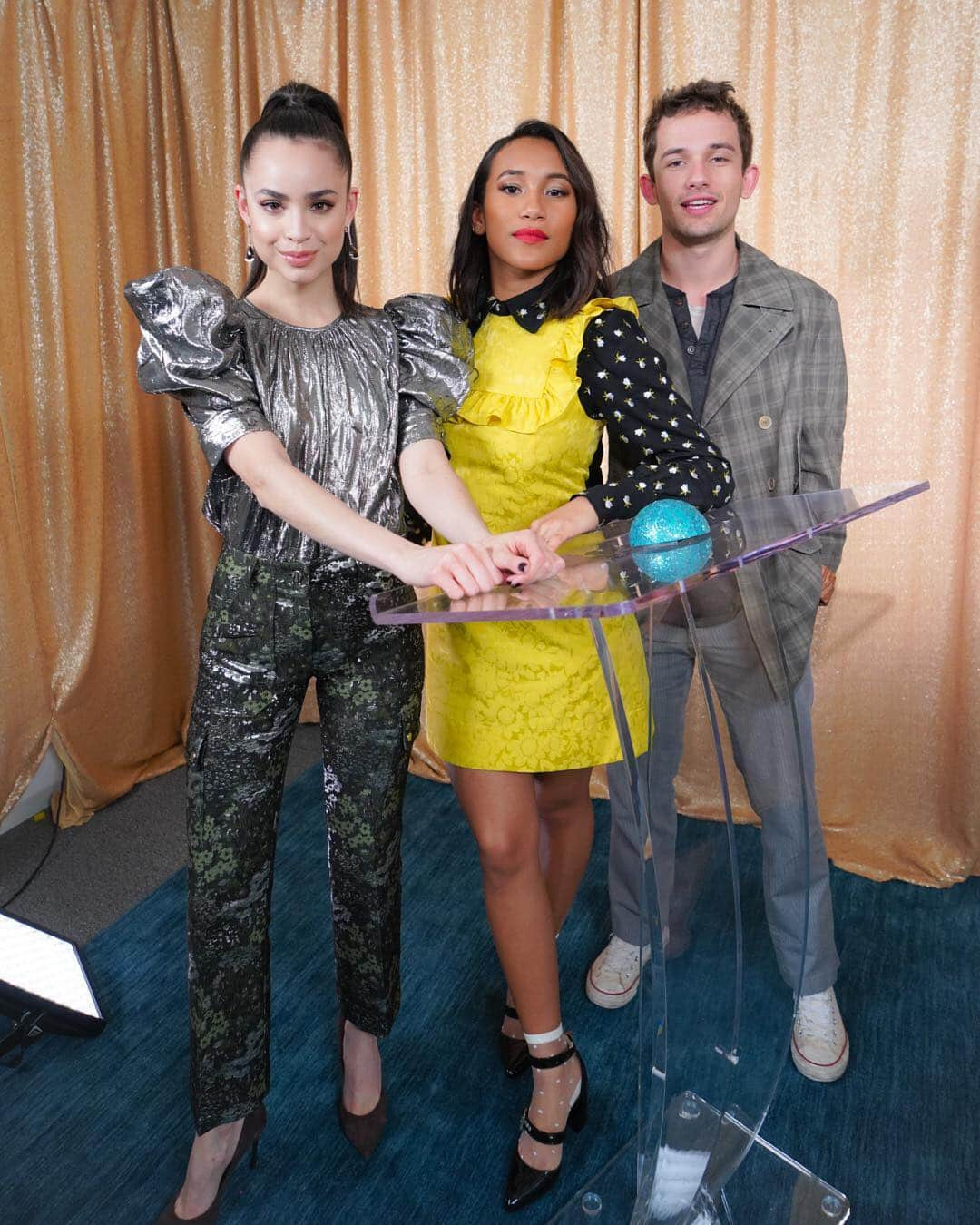 プリティ・リトル・ライアーズさんのインスタグラム写真 - (プリティ・リトル・ライアーズInstagram)「We have way too much fun together. Day two of press with these #PLLThePerfectionists in the books. ✔️」3月20日 14時54分 - prettylittleliars