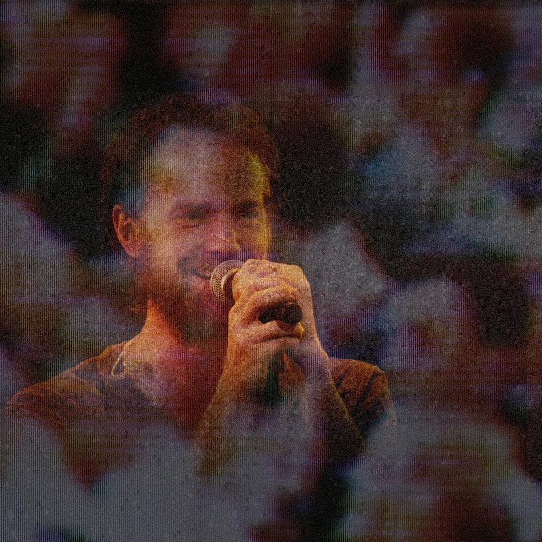 ユナイテッドのインスタグラム：「Meet Chris Davenport, Creative Pastor at @HillsongNYC, part of our Hillsong Worship family and co-writer of #AnotherInTheFire with @JoelHouston. Chris wrote this song from a real place in his life as he and his family walked thru an “in between” season of their own. “Our hope is just that the song sings courage into your soul and points you to the Other who’s always been by your side. Hint… His name is Jesus.”」