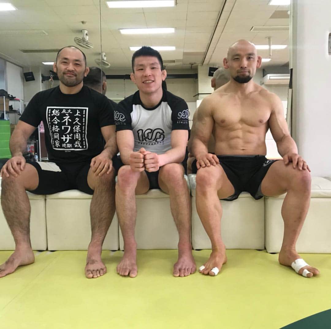 青木真也のインスタグラム：「山田祟太郎さんと週１の練習。試合まで頑張る。#onechampionship #evolvefightteam #onehundredathletic #shinyaaoki」