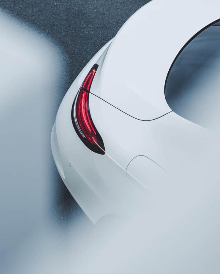 メルセデス・ベンツさんのインスタグラム写真 - (メルセデス・ベンツInstagram)「Enjoy the ride. 💘 Photo by @ph___mo. . #MercedesBenz #⭐ #CClass #CCoupé #mbfanphoto #automotivedesign #whitecars #automotivephotography #joyride #mbcar」3月20日 16時00分 - mercedesbenz