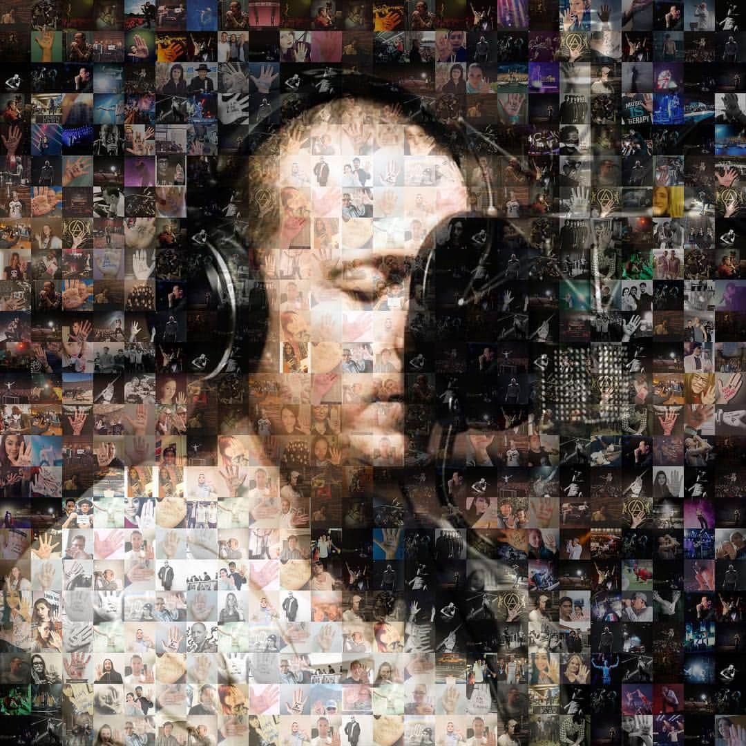 リンキン・パークのインスタグラム：「#happybirthdaychester  chester.linkinpark.com」