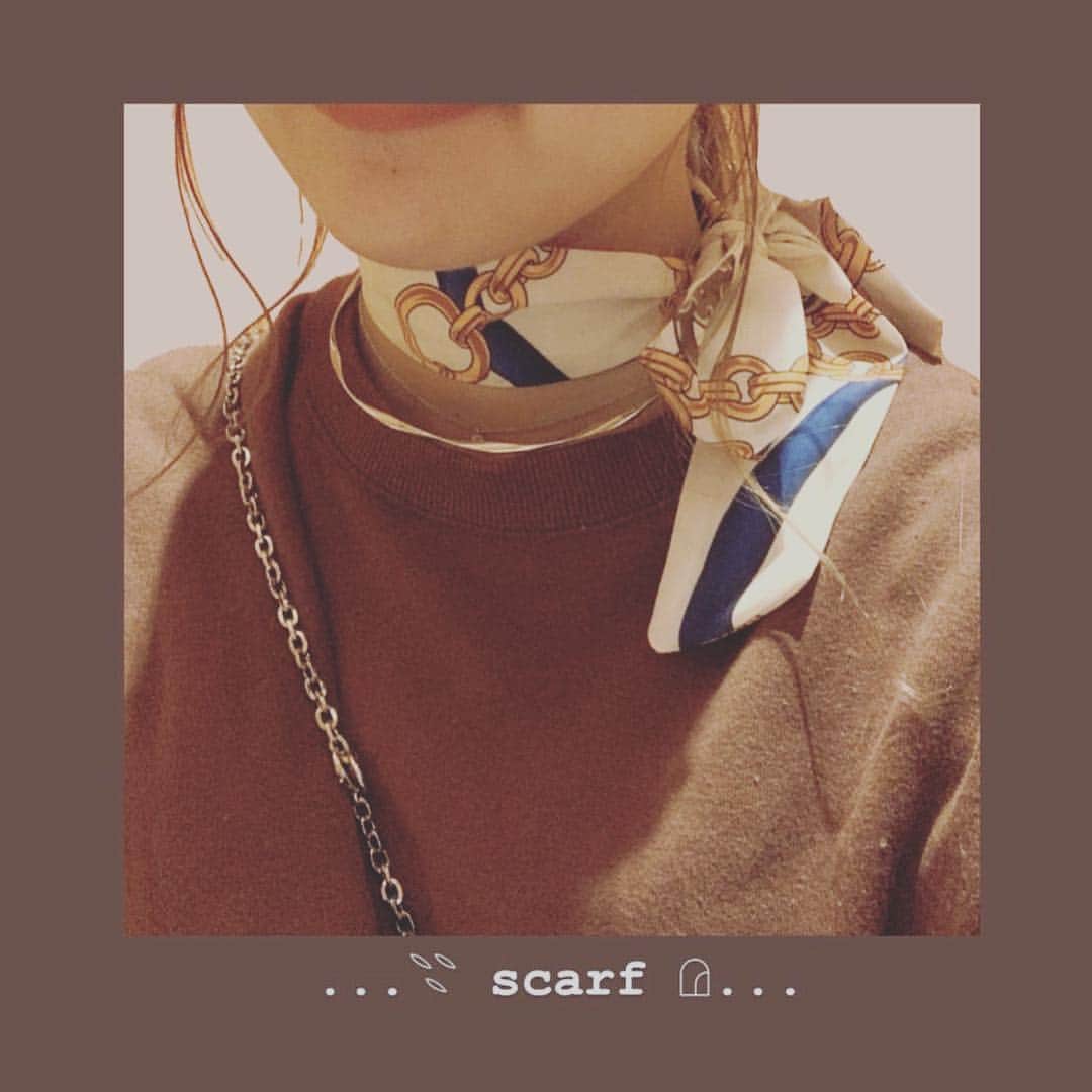 のインスタグラム：「春のスタイリングに必須なスカーフをwegoでは¥590からご用意しております🥰🌷🌷 首にもヘアアレンジにも大活躍なスカーフを是非getして下さいね🌈🌈🌈 #wego#wegogoods#instagood#instafashion#instapic#harajuku#kawaii#scarf#プチプラ#プチプラファッション#MERY#rili_tokyo#置き画くら部#멋스타그램#패션#패션스타그램」