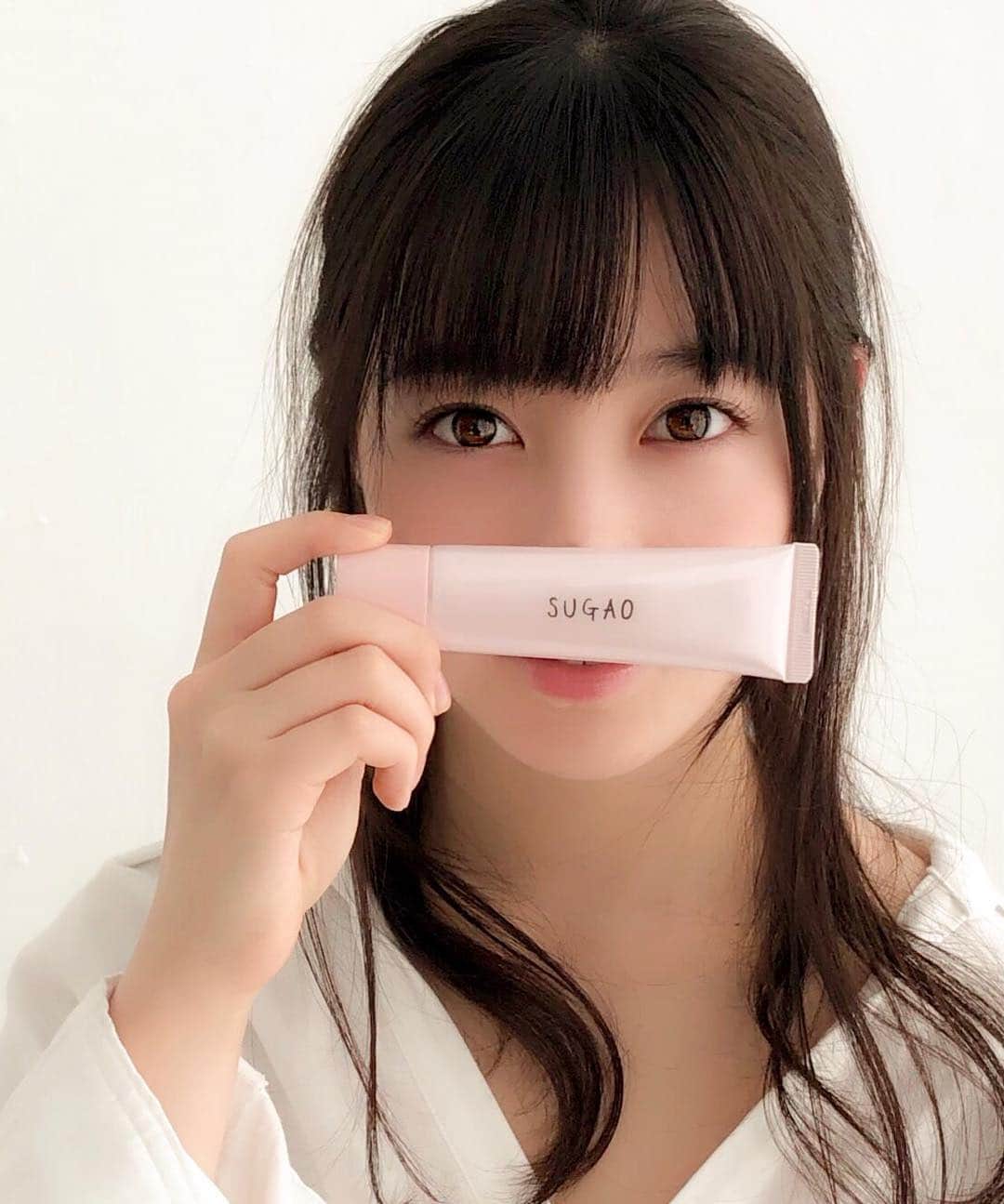 橋本環奈さんのインスタグラム写真 - (橋本環奈Instagram)「こんにちは！環奈MGです。  今日は、本日発売の「anan」からオフショットです。  #橋本環奈 #橋本環奈2019 #橋本環奈マネージャー #anan #SUGAO #シロネコ肌」3月20日 16時20分 - kannahashimoto.mg