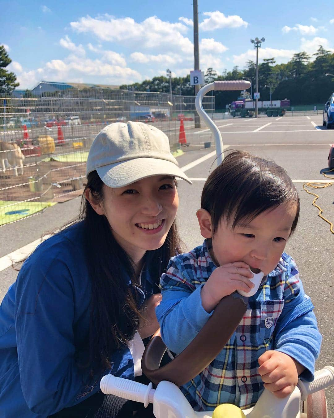 藤沢玲花さんのインスタグラム写真 - (藤沢玲花Instagram)「暖かくなってきましたね🌸  なんだか毎日バタバタと落ち着かない日々です… お腹の子も息子も私もバタバタしています。  お腹の子は検診で1200gまで成長♪ そろそろ出産準備も始めないとかな。  #第二子妊娠中 #妊娠後期 #親子 #男の子 #boy #kids」3月20日 16時27分 - reika_fujisawa