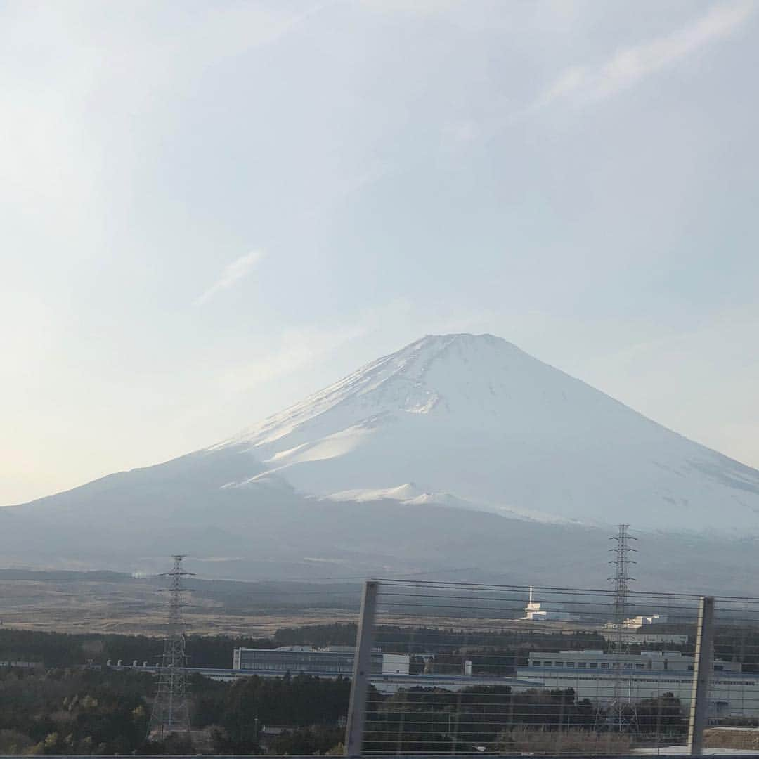 矢野きよ実さんのインスタグラム写真 - (矢野きよ実Instagram)「16:40富士山ナウ こっちかわも  きれいーー #yanokiyomi #矢野きよ実 #矢野流 #富士山」3月20日 16時46分 - yanokiyomi