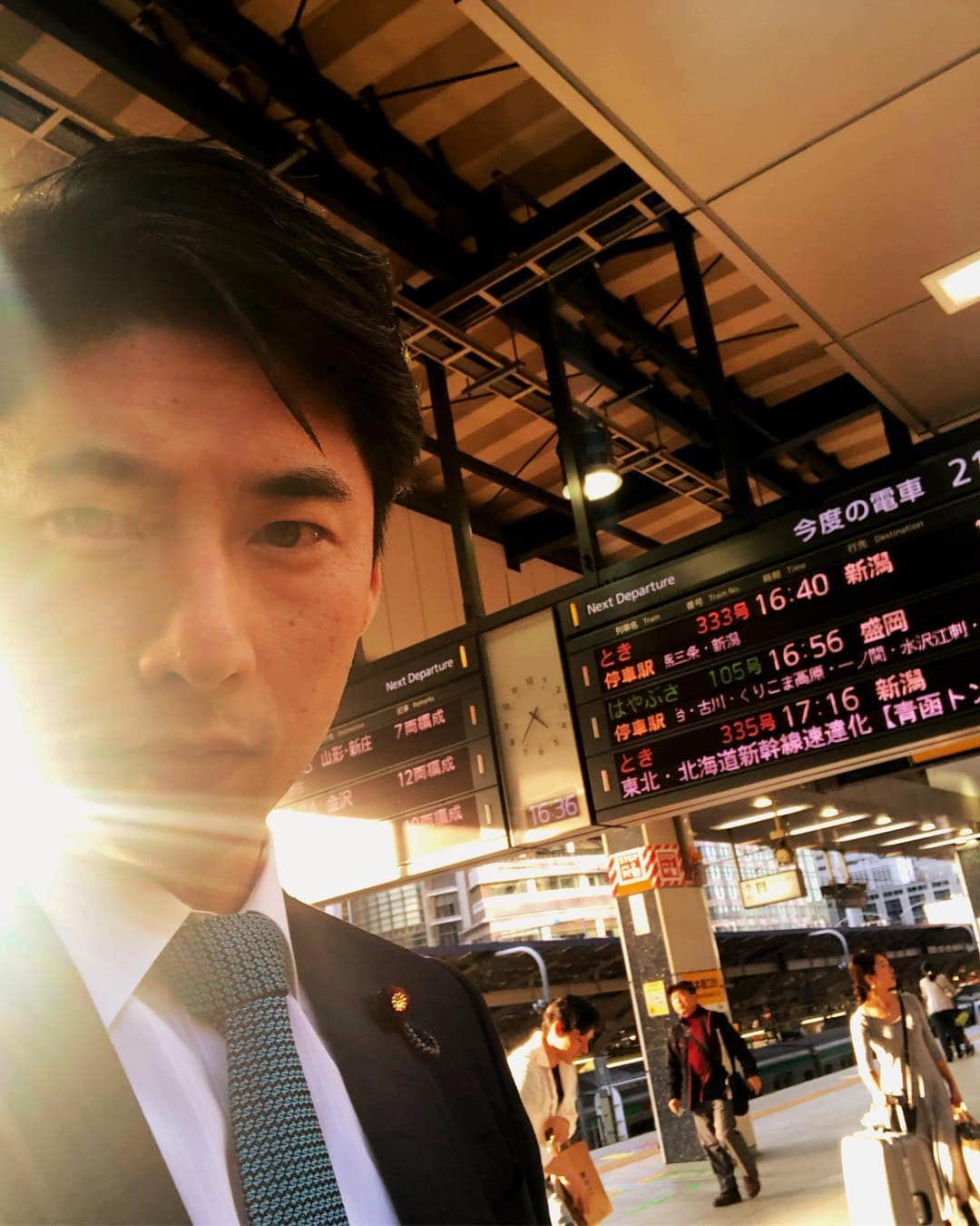 中曽根 康隆さんのインスタグラム写真 - (中曽根 康隆Instagram)「国会日程終了。これより地元戻ります🚅 #明日も終日群馬 #今から上毛高原駅 #仲間達待ってます #英国大使主催のお花見は欠席」3月20日 16時46分 - yasutaka_nakasone