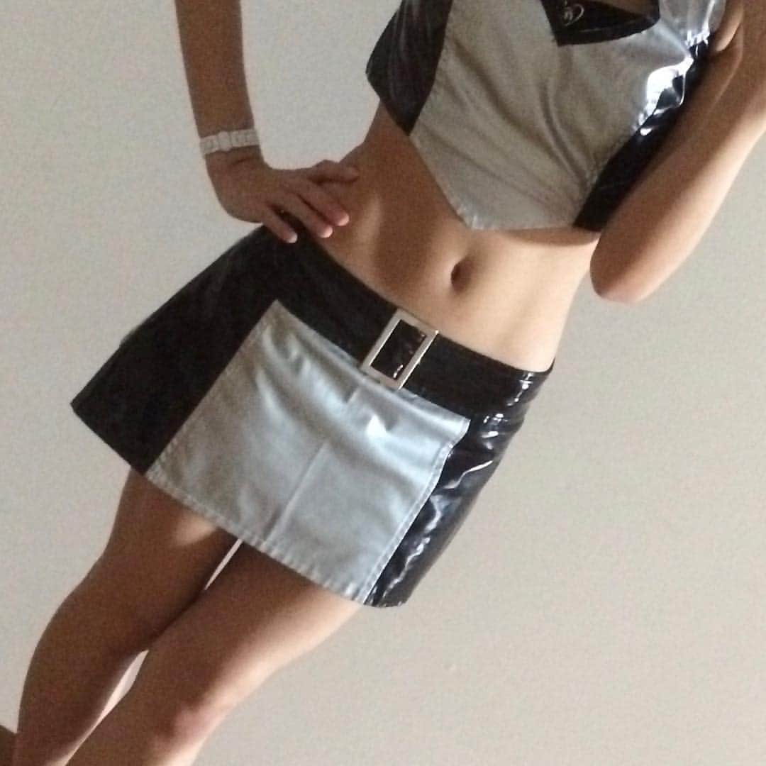 のインスタグラム：「5年前… これから5キロ増。 腹筋よ…かむばっく」