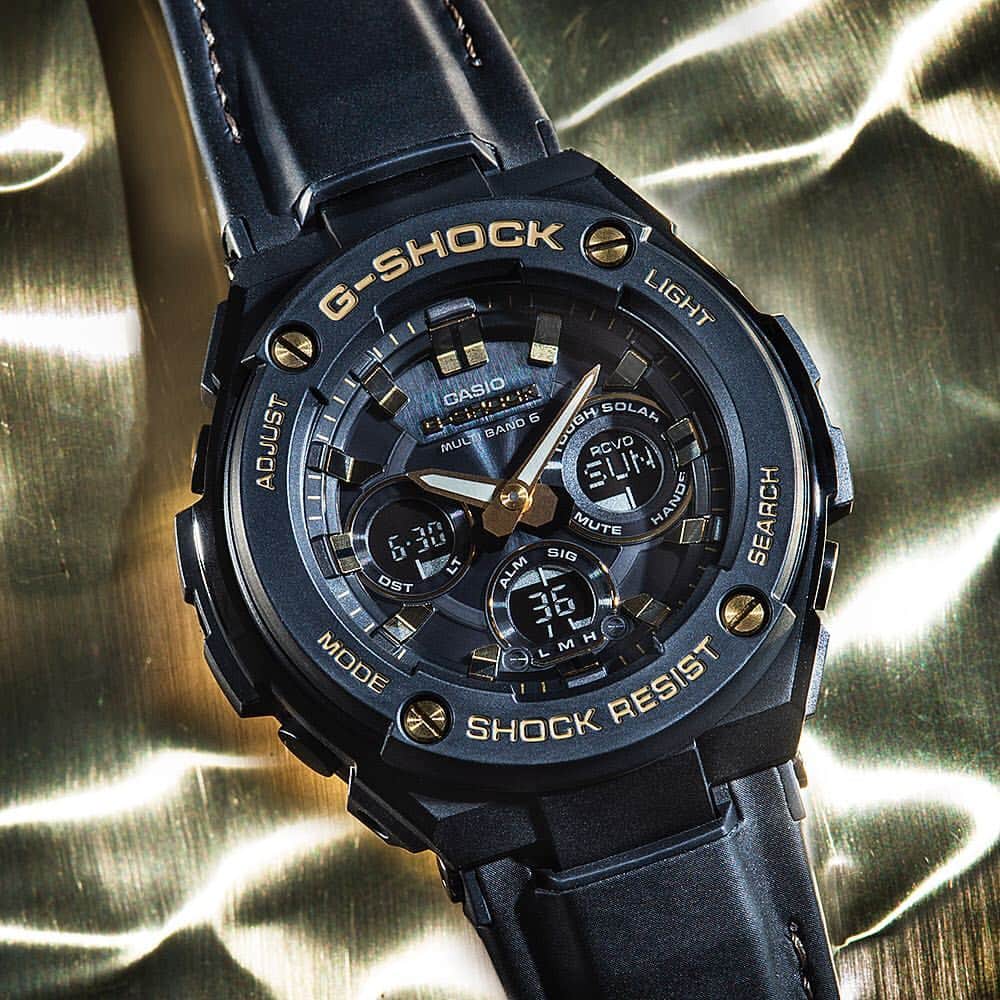 G-SHOCKさんのインスタグラム写真 - (G-SHOCKInstagram)「G-STEEL  デザインバリエーションを広げるG-STEELのミッドサイズに新たに加わったNewモデル。樹脂素材に耐摩耗性に優れた合皮「タフレザー」を張り合わせたバンドを採用。樹脂の芯材にタフレザーをステッチで縫いこむことで、裏面からの耐衝撃性能を確保しつつも高い質感にこだわりました。  New addition to the mid-sized G-STEEL. The band is made from "tough leather," which combines resin with wear-resistant synthetic leather. Because of how the tough leather is stitched onto the core material of the resin, the shock resistance is maintained on the underside of the band, while the texture remains high quality.  GST-W300GL-1AJF  #g_shock #g_steel #gstw300 #toughleather #chronograph #watchoftheday」3月20日 16時56分 - gshock_jp