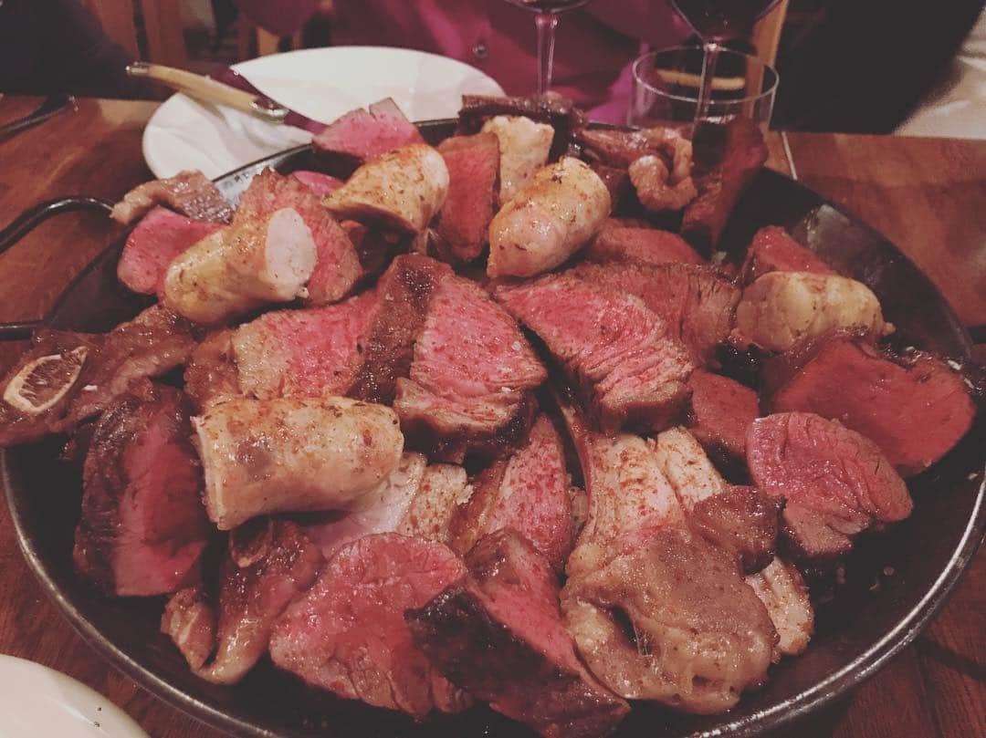 藤村玲衣のインスタグラム：「先日のお肉パーティー🥳 .  #肉食系女子 #肉 #肉 #肉」