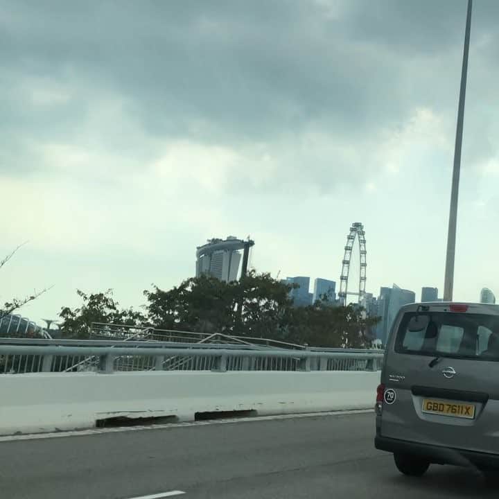 のインスタグラム：「Just arrived ‼️ 明日から2日間は缶詰めだけど今日は少しのんびりできる😄 #singapore #出張 #勉強 #セミナー #インプットの時間 #美容アンチエイジング専門医 #黒田愛美」