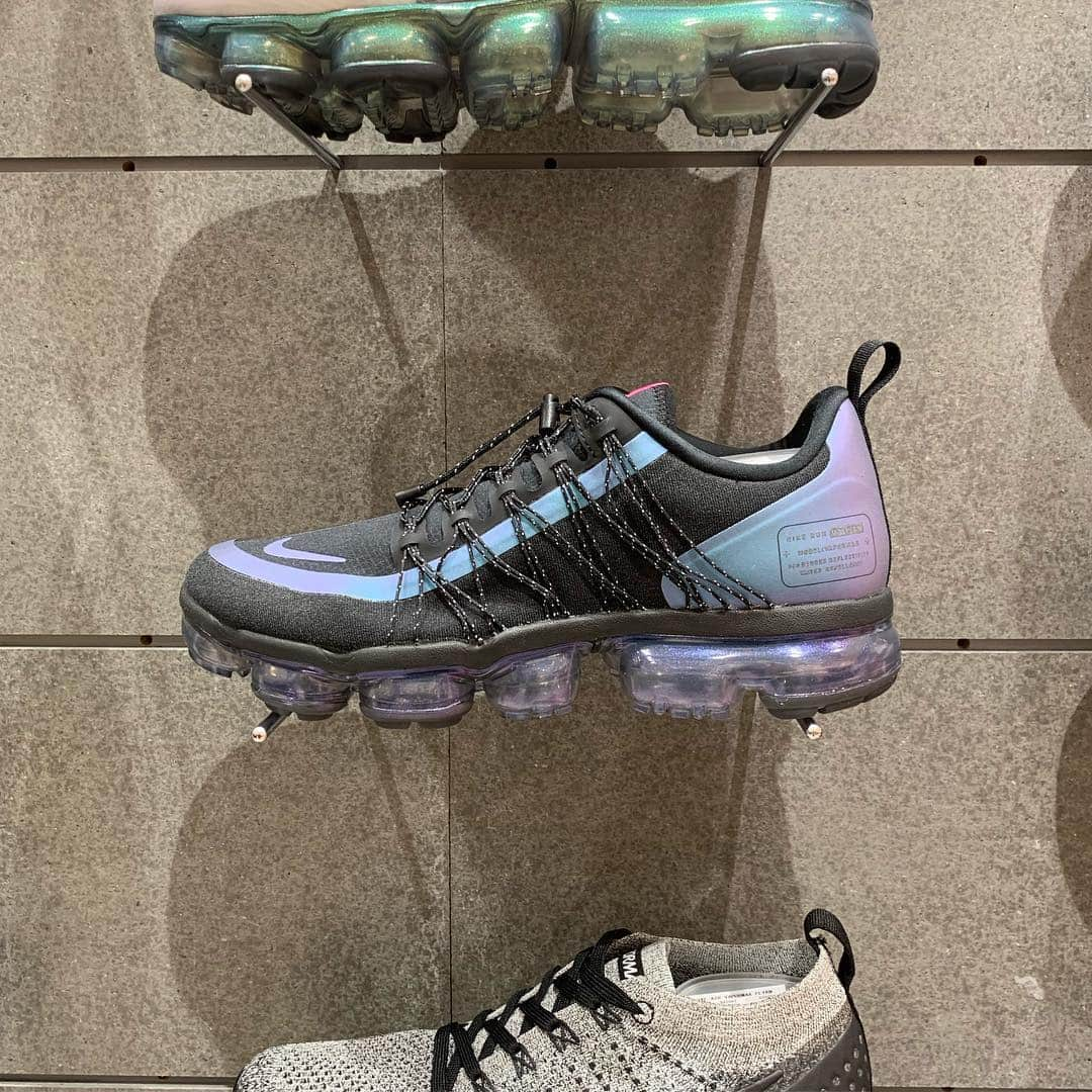 Sports Lab by atmos OSAKAさんのインスタグラム写真 - (Sports Lab by atmos OSAKAInstagram)「✴︎ 【3/21(THU) RELEASE】 NIKE AIR VAPORMAX RUN UTILITY AQ8810-009 ¥19,000-(w/o tax)」3月20日 17時15分 - atmos_lucua_osaka