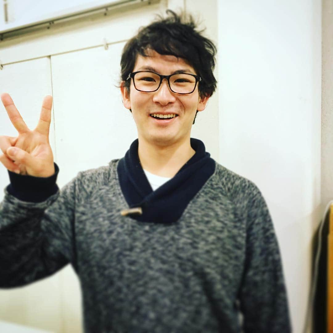 kanikapilaさんのインスタグラム写真 - (kanikapilaInstagram)「バイトのみくのしんがメガネを変えました。  ヒゲが汚く、太っている。  #遊び #遊ぶ #メガネ  #メガネ男子  #メガネおじさん #息抜き #ゆっくり #楽しい #日常 #カニカピラ #kanikapila #カニスタグラム #東京 #中目黒 #デザイン事務所 #インスタおじさん」3月20日 17時26分 - kanikapila_design