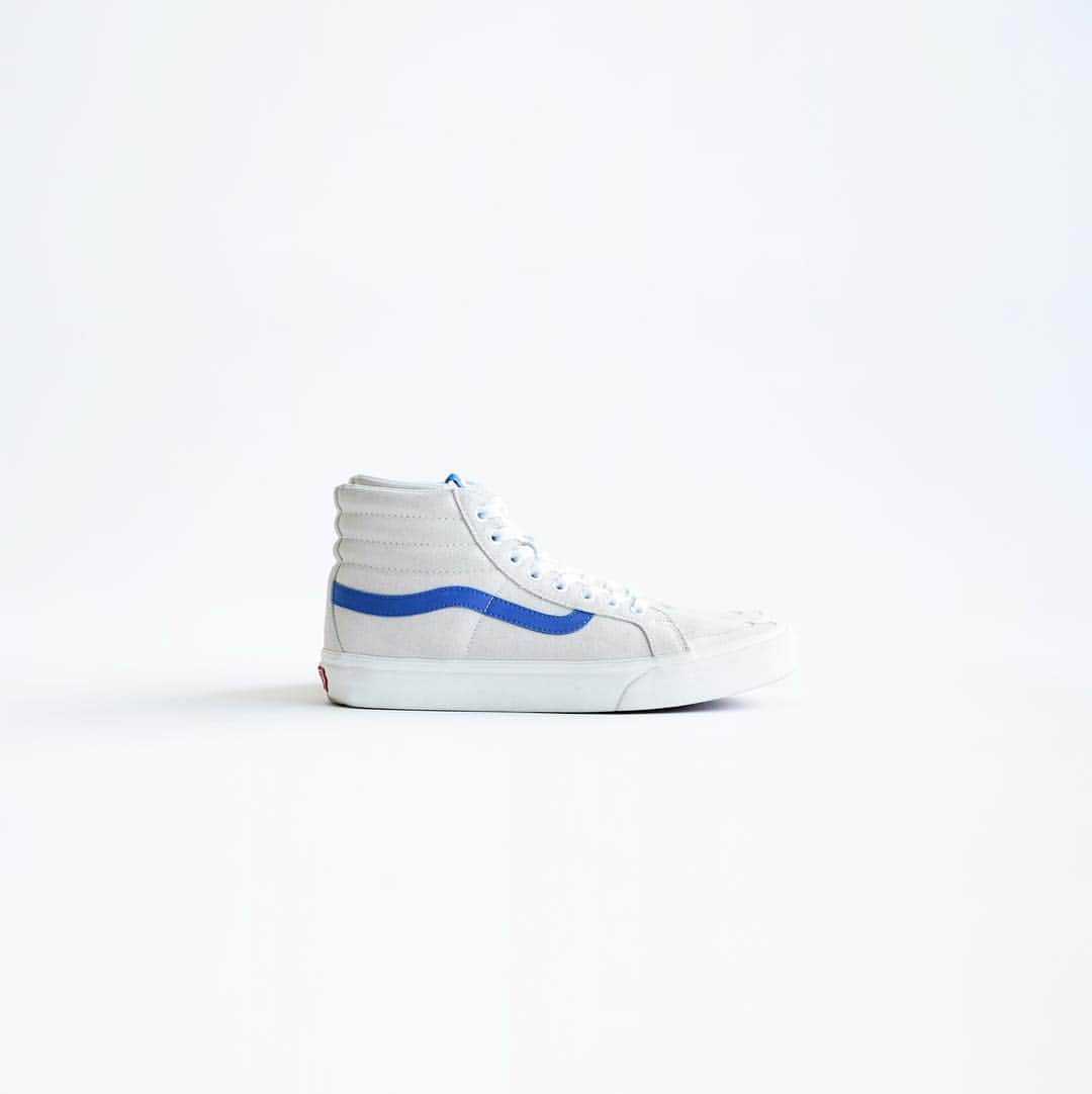のインスタグラム：「【VANS UA SK8-Hi 販路限定モデル】﻿﻿ ﻿﻿ VANSのクラシックラインの代表モデル・SK8-HI(スケートハイ)。 発売当初のディテールを取り入れたREISSUE(リイシュー)スタイルが今週発売開始です。  スエードを採用することで発色の良さと柔らかさが特徴。 本来のキャンバス生地とは違い、履き心地も良質です。  日本国内ではEDIFICEでしか手に入らない為、ファンのみならず1足は確実に押さえておきたい販路限定モデルです。 ﻿﻿ ﻿﻿﻿ ﻿﻿ Shoes : 【VANS】¥11,000+tax﻿﻿ ﻿﻿ ﻿﻿ ﻿﻿ ﻿﻿ #edifice #vans #vanssk8 #vanshicut #shoesaddict #shoestagram #kicks #kickstagram #shoeslovers #shoesaholic #shoefashion #sneakeraddict #sneakerheads #mensshoes #mensfashion #mensstyle #menwithclass #menwithstyle #dapper #dapperman #dapperstyle #エディフィス﻿ #販路限定モデル」