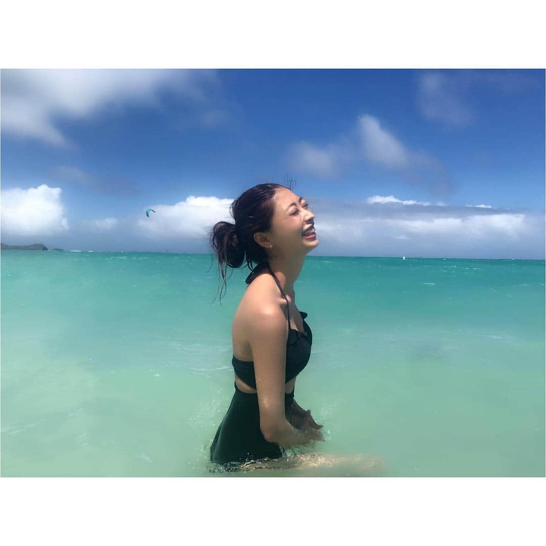 水乃あつみさんのインスタグラム写真 - (水乃あつみInstagram)「3月30日(土)は EarthHour🌎 綺麗な海を見て思わず笑顔になったり、山に行って空気が美味しいと感じたり、そんな何気ない感動を守るために地球を想うエコアクションをしたい、そう思います¨̮ . . .  昨年からSDGsの講演会や様々なNPO団体さんのボランティア活動に積極的に参加させていただいたことで、より一層アクションする大切さを実感しています。ひとりひとりのさり気ない行動が少しでも地球を守る力に繋がりますように😊 . . . /////////////////////////////////////////// EARTH HOUR（アースアワー）」とは、世界中の人びとが同じ日・同じ時刻に消灯することで地球温暖化防止と環境保全の意志を示す、ソーシャルグッドプロジェクトです。 日付変更線に近い南太平洋諸国からEARTH HOURは始まり、現地時間の20：30を迎えた地域から順次消灯を行い、消灯リレーが地球をぐるりと1周します。2019年は3月30日(土)午後8:30から9:30までの60分、地球の未来のために、あなたの想いを世界へ。 . /////////////////////////////////////////// . .  #EH盛り上げ隊 #EarthHour2019 #EarthHour  #アースアワー #wwfjapan  #wwf #ミスアース東京 #ミスアースジャパン #ミスアース埼玉 #missearth #missearthtokyo #model」3月20日 17時21分 - atsumi_mi04