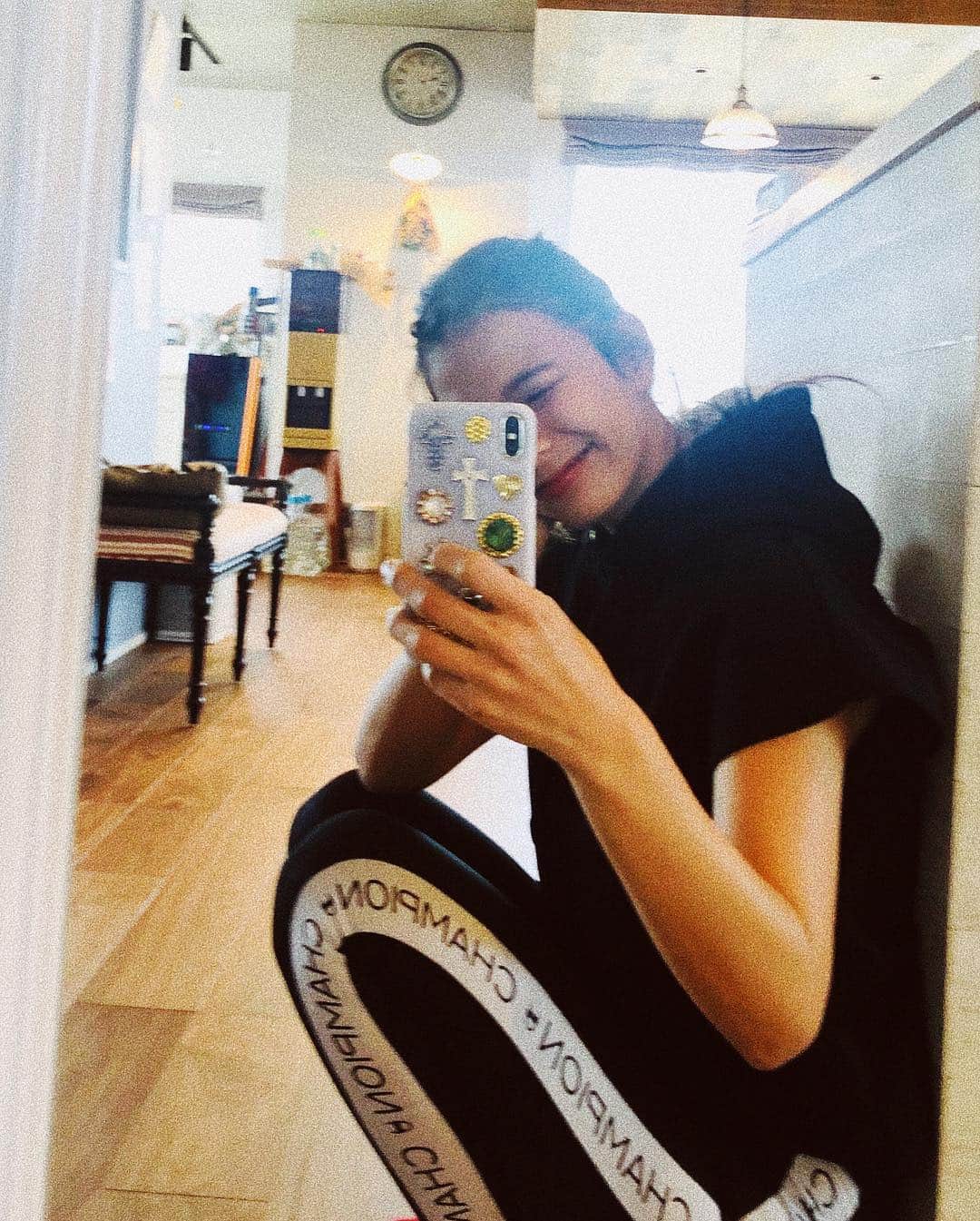 スザンヌさんのインスタグラム写真 - (スザンヌInstagram)「今日の上下は @champion_japan 🙆‍♀️ フードつきのこの丈が好きって気づいた❤︎」3月20日 17時24分 - suzanneeee1028