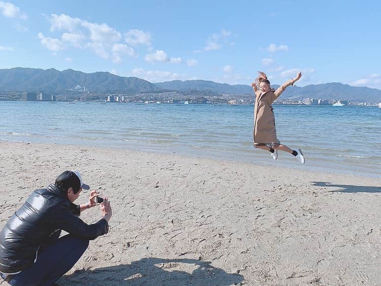 内田美麗（麗奈ゆう）さんのインスタグラム写真 - (内田美麗（麗奈ゆう）Instagram)「JUMP🐙💖🎀💕💘💞💓💗🌸 #広島#厳島神社#jump#海」3月20日 17時34分 - miretan29