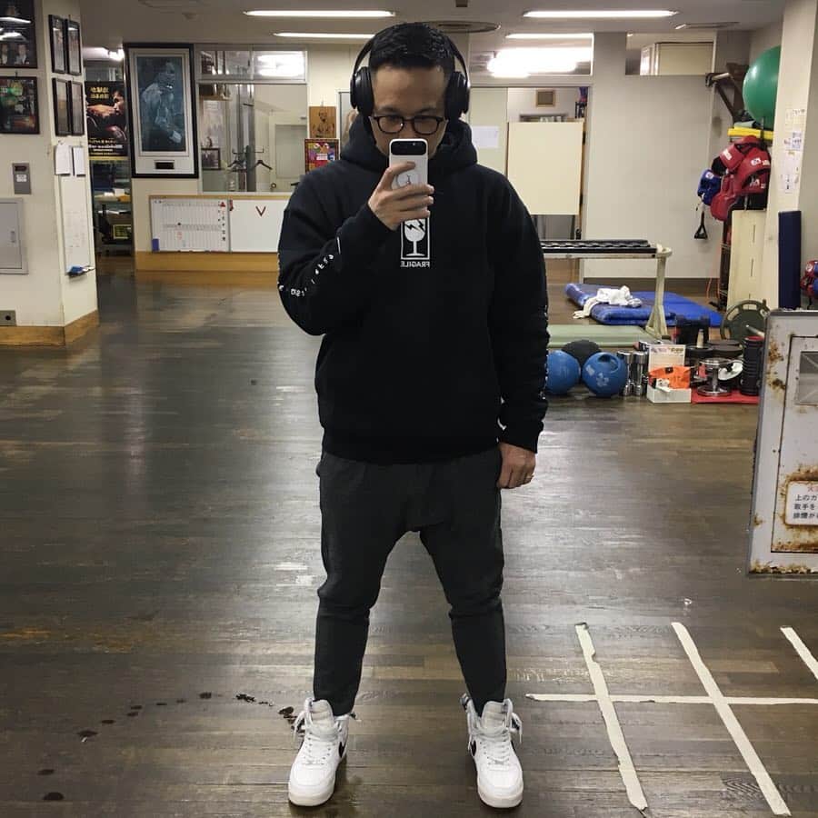 のインスタグラム：「これっす 激ハマりパーカー 毛玉できないように気をつけよ 笑 . #fxxkingrabbits #fragment #sophnet #supreme #dita #パーカー #ヘビロテ」